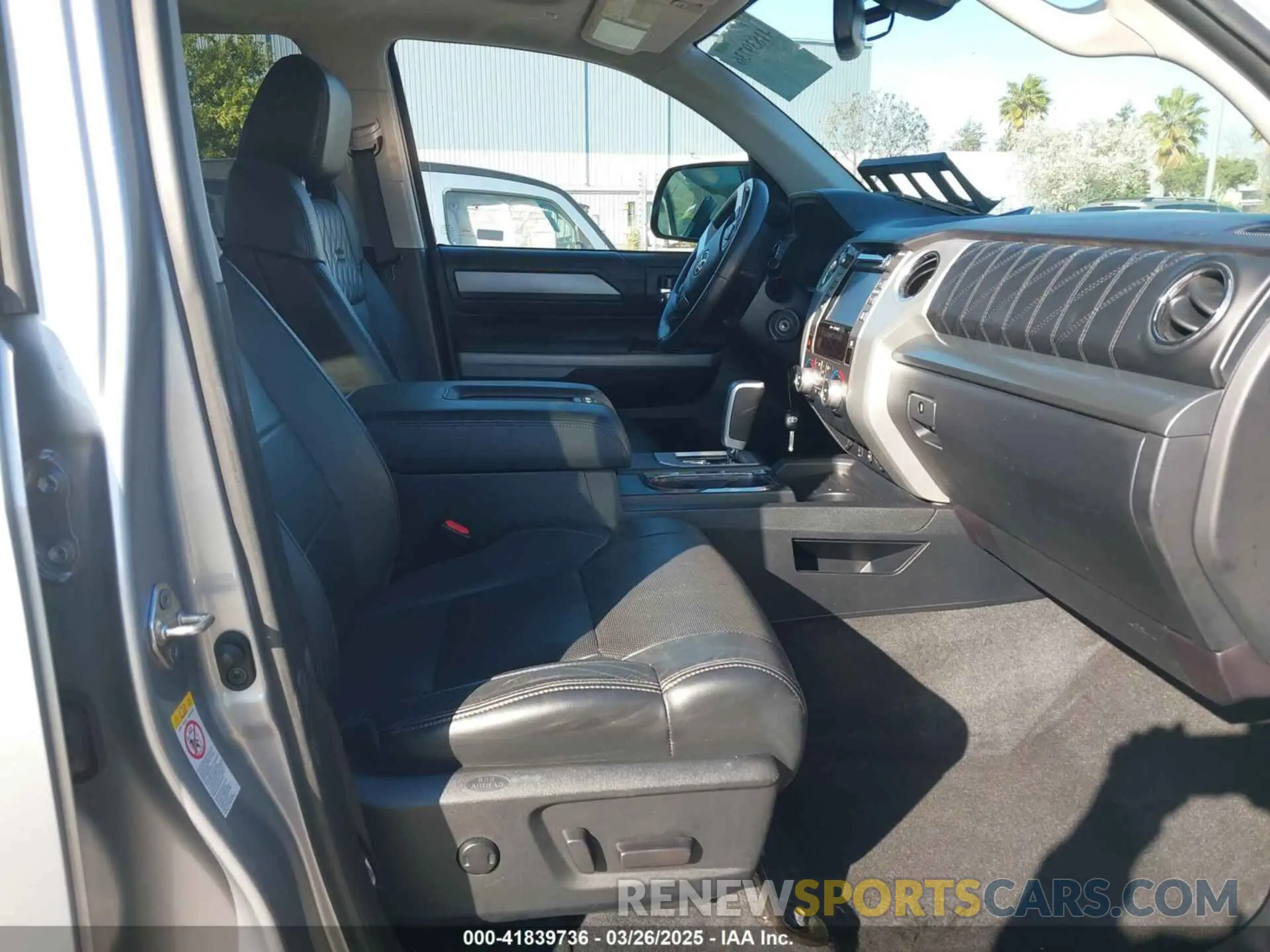 5 fotografías del automóvil dañado 5TFAY5F1XKX817867 TOYOTA TUNDRA 2019