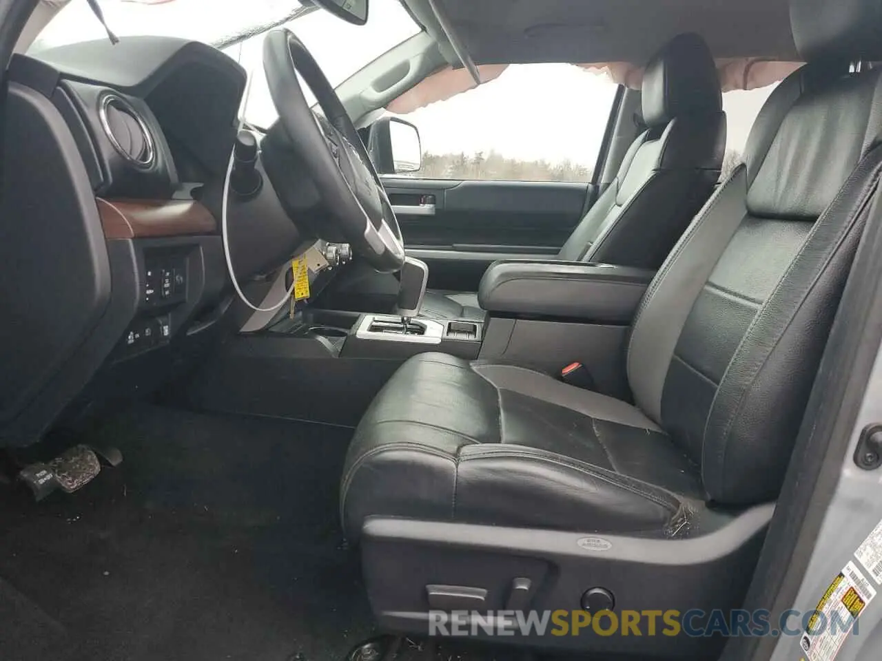 7 fotografías del automóvil dañado 5TFBY5F10KX856925 TOYOTA TUNDRA 2019