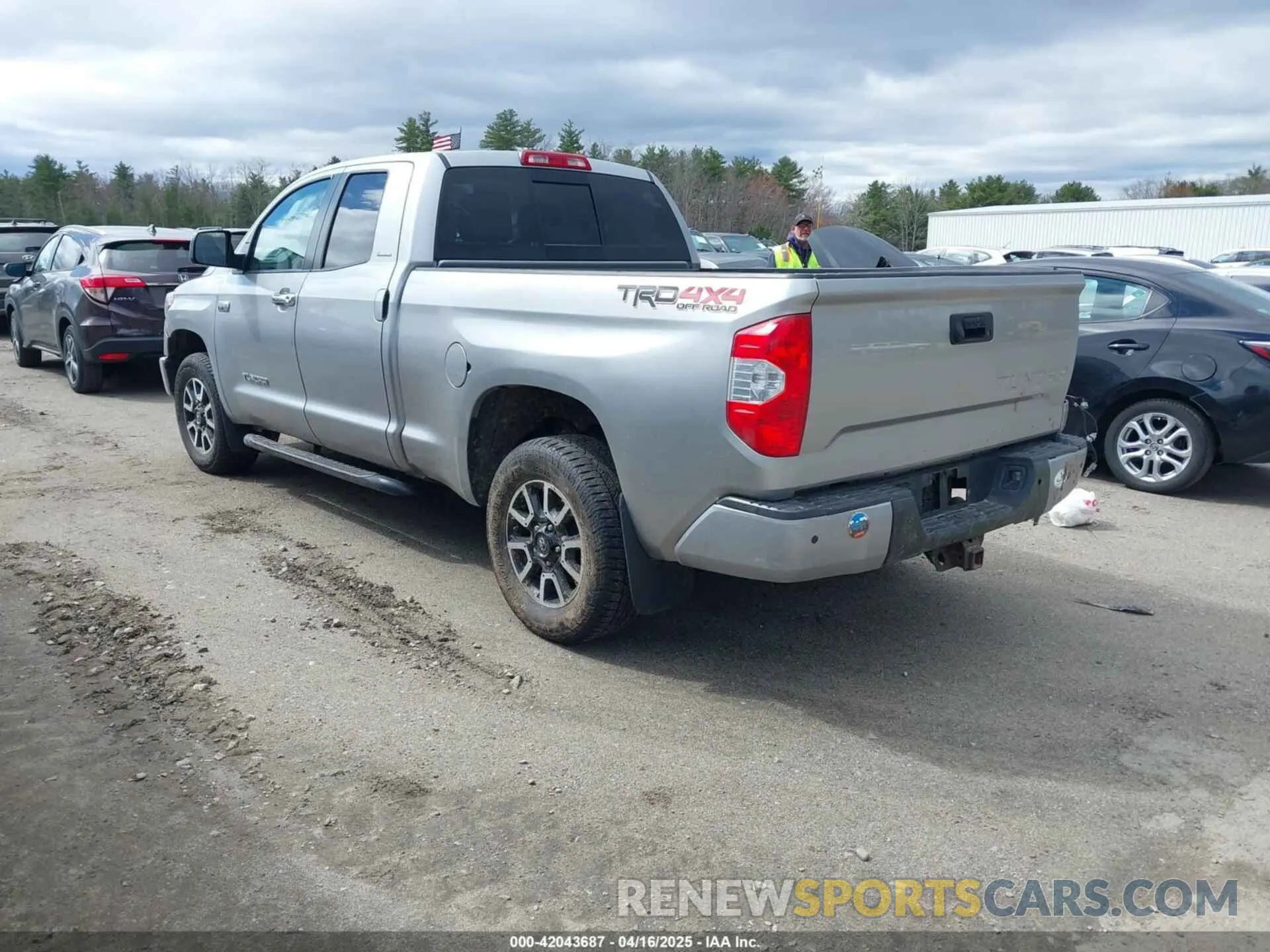 3 fotografías del automóvil dañado 5TFBY5F13KX799779 TOYOTA TUNDRA 2019