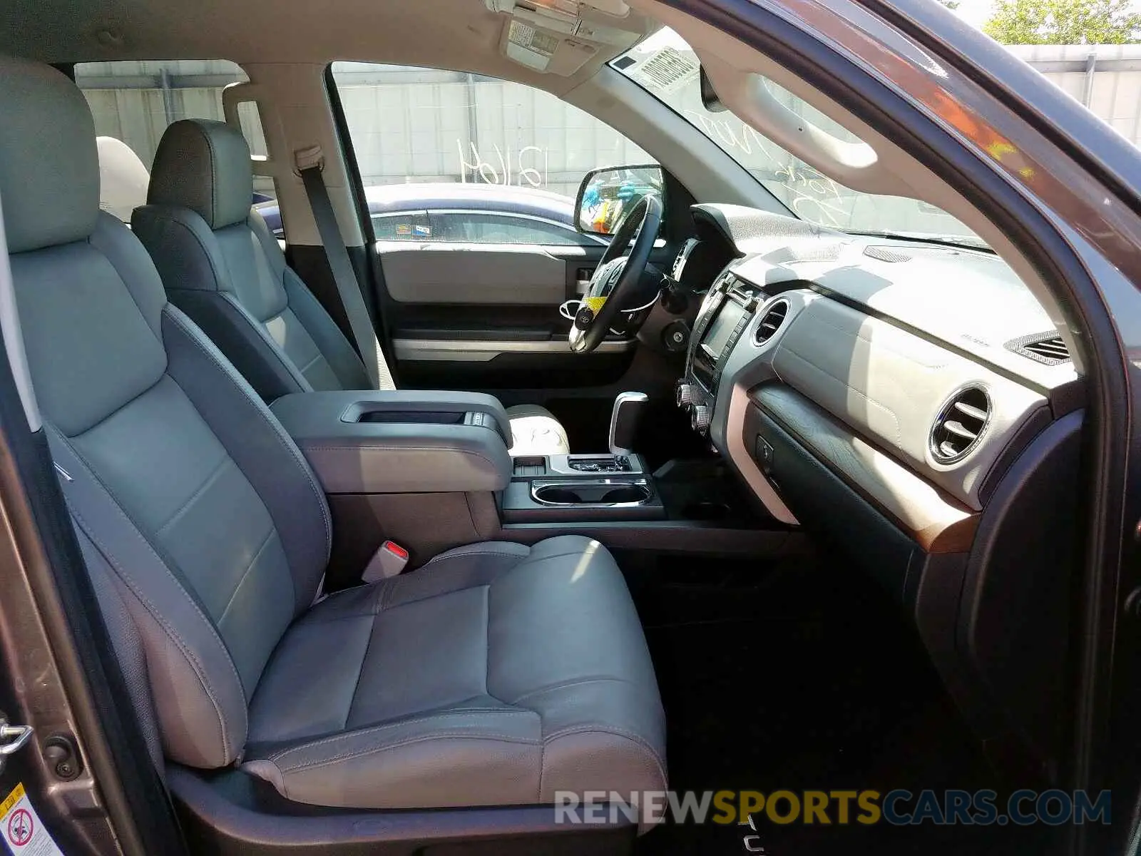 5 fotografías del automóvil dañado 5TFBY5F14KX818968 TOYOTA TUNDRA 2019