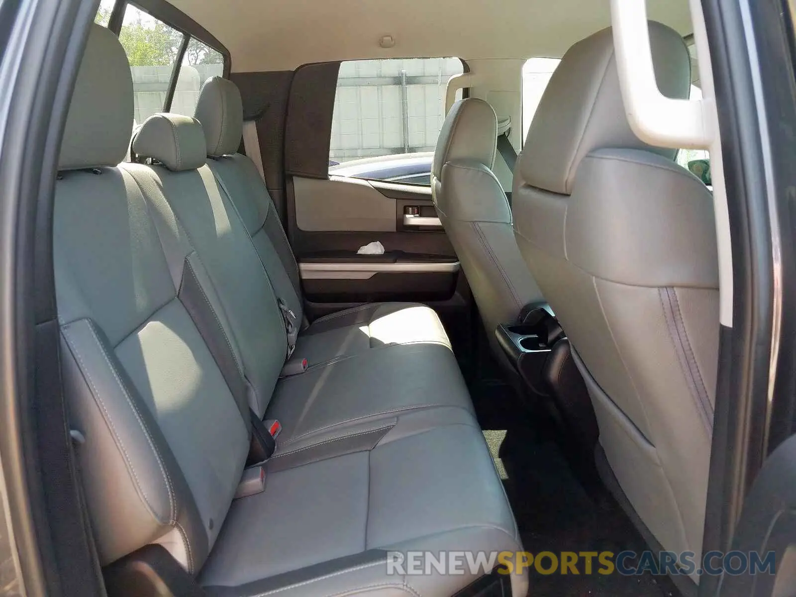 6 fotografías del automóvil dañado 5TFBY5F14KX818968 TOYOTA TUNDRA 2019