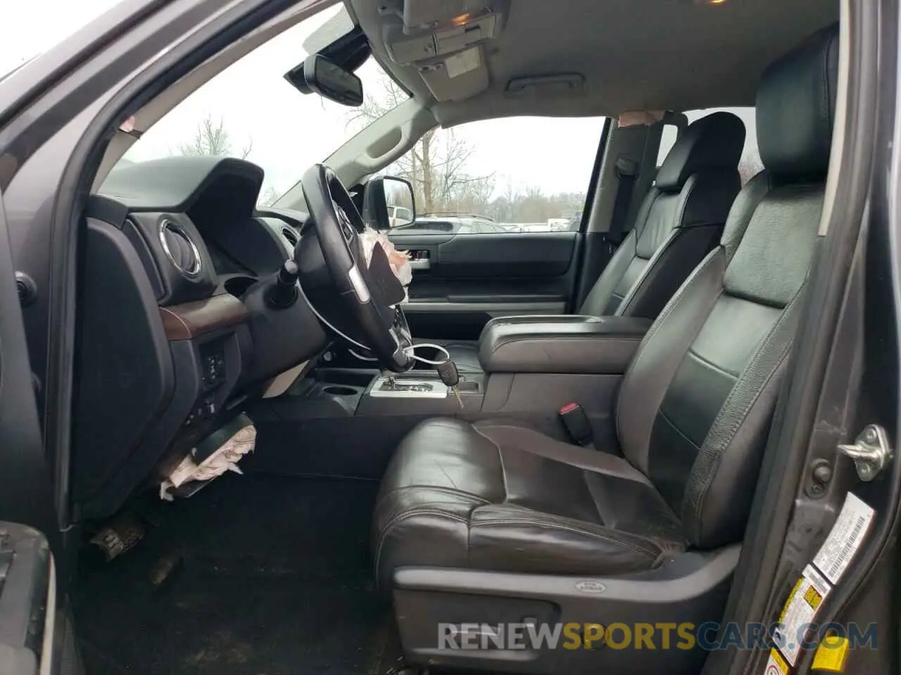 7 fotografías del automóvil dañado 5TFBY5F17KX864939 TOYOTA TUNDRA 2019