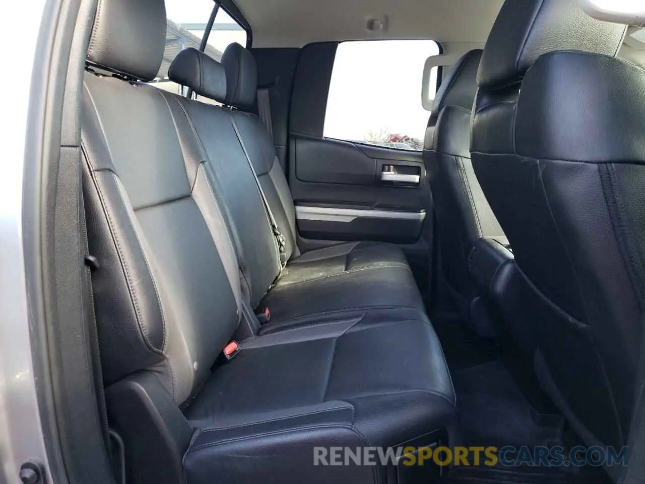6 fotografías del automóvil dañado 5TFBY5F19KX853909 TOYOTA TUNDRA 2019