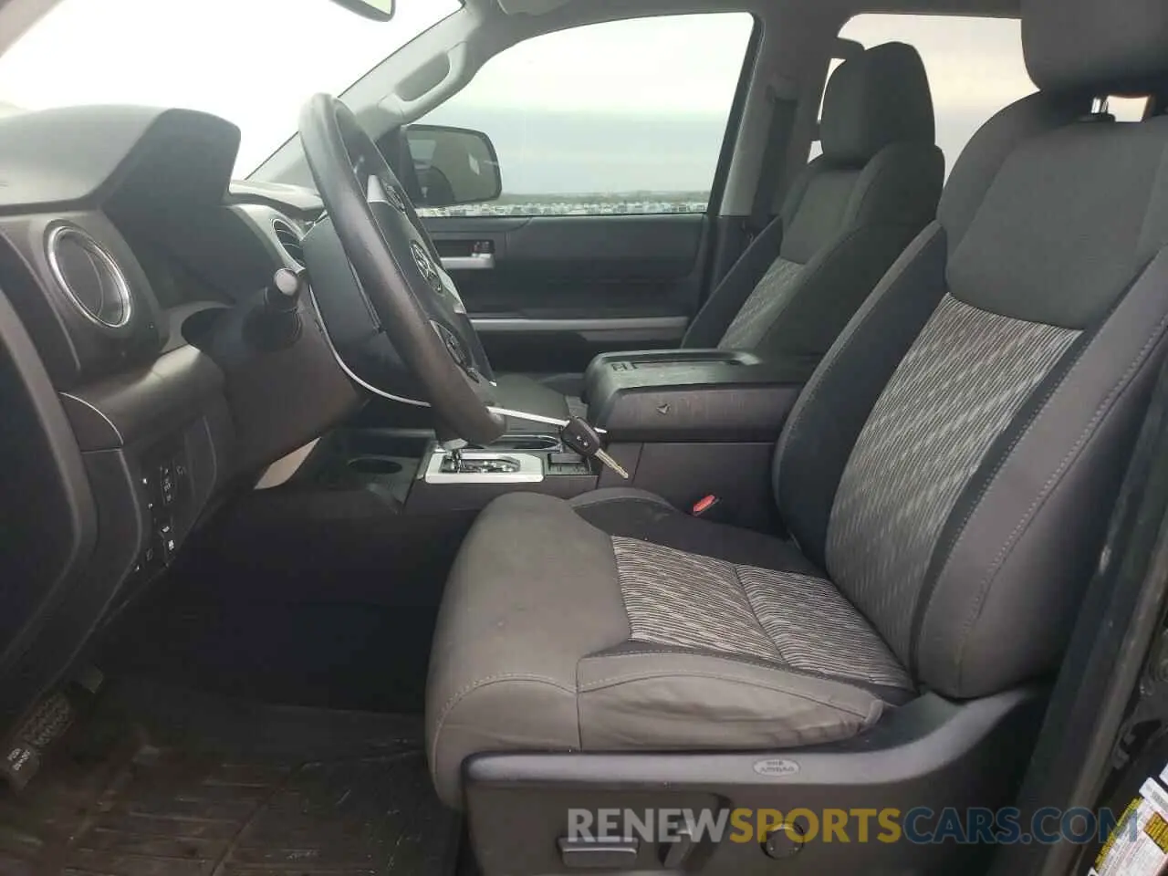 7 fotografías del automóvil dañado 5TFDW5F10KX796367 TOYOTA TUNDRA 2019