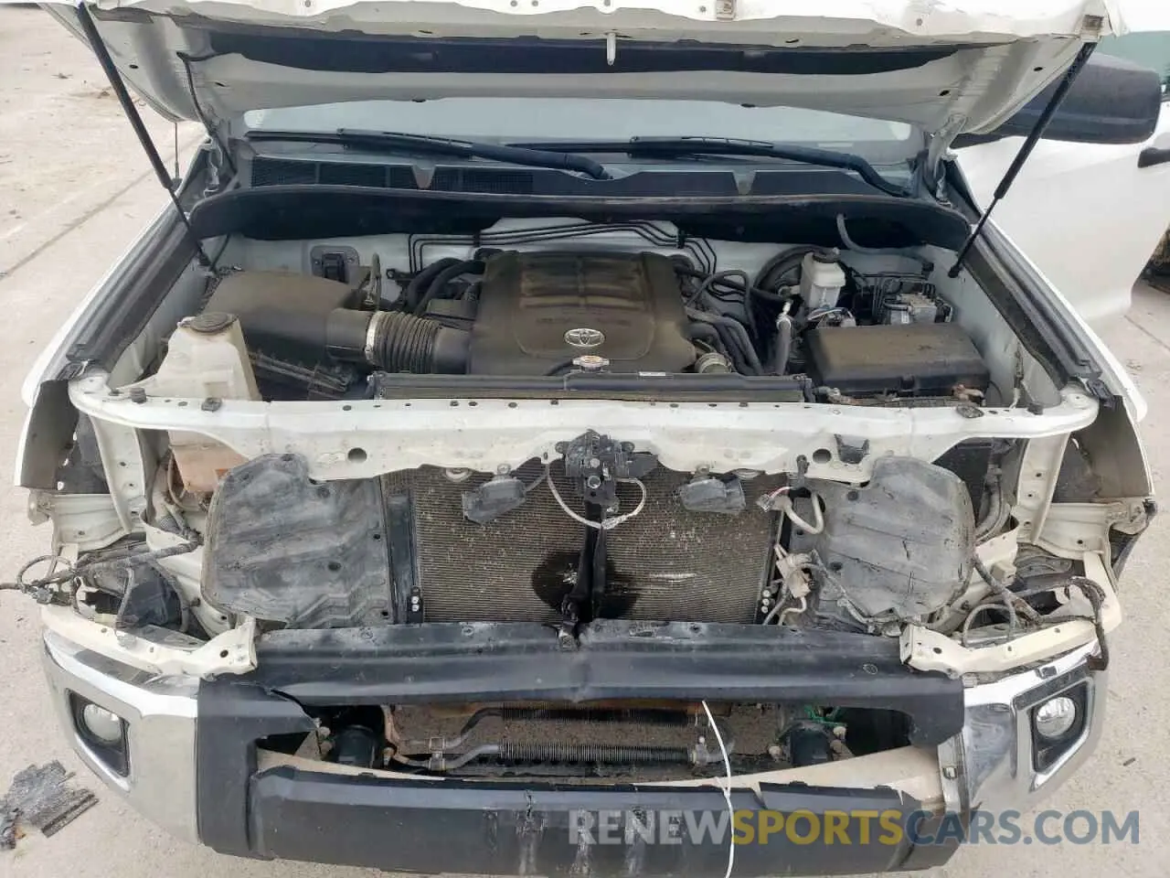 11 fotografías del automóvil dañado 5TFDW5F12KX809023 TOYOTA TUNDRA 2019