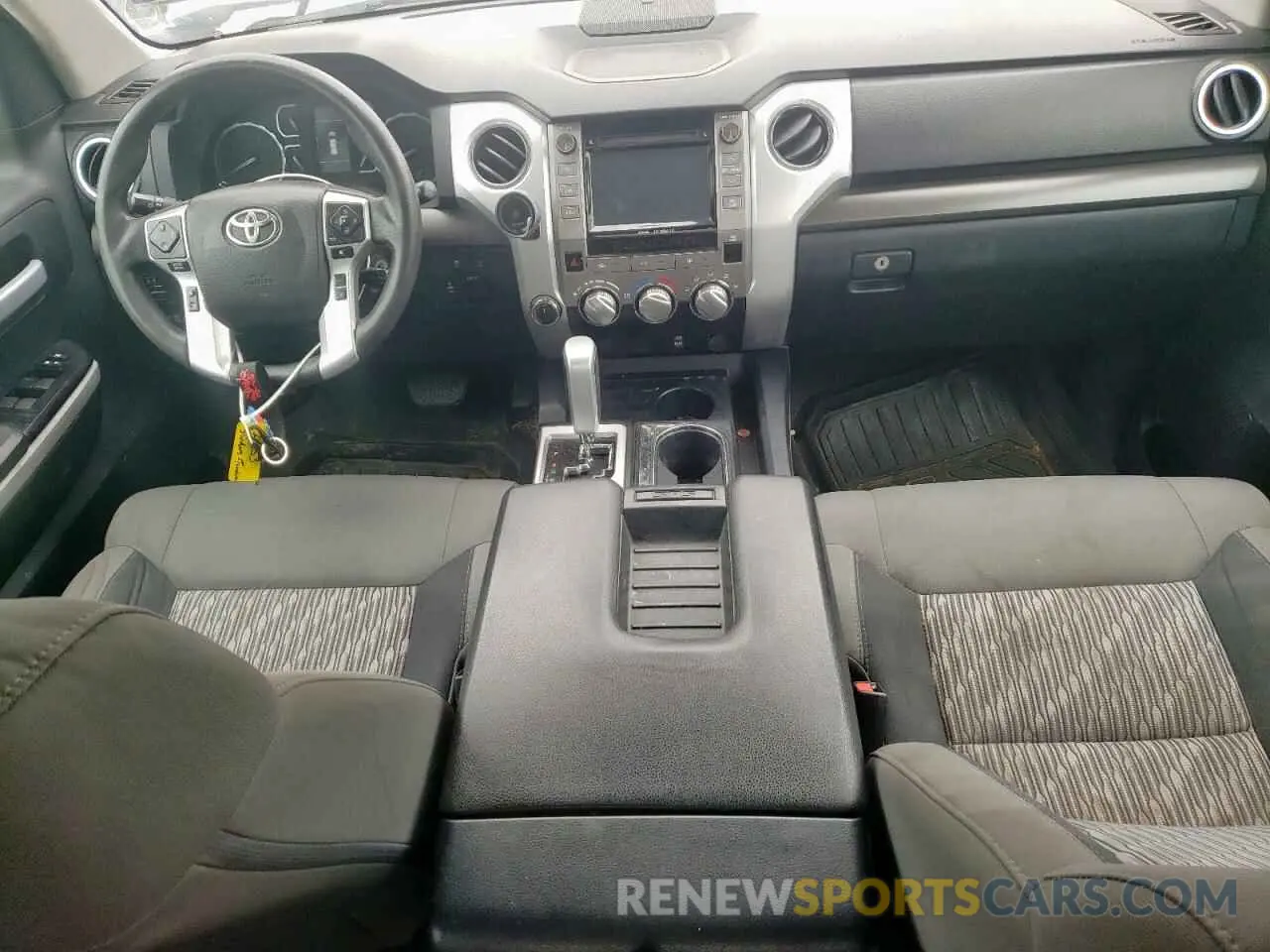 8 fotografías del automóvil dañado 5TFDW5F12KX809023 TOYOTA TUNDRA 2019