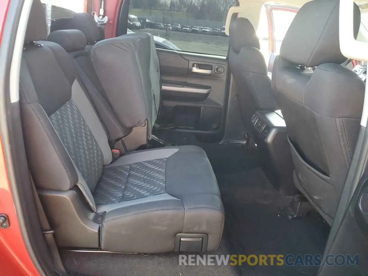 10 fotografías del automóvil dañado 5TFDW5F12KX812214 TOYOTA TUNDRA 2019