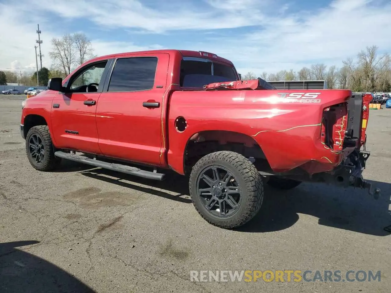2 fotografías del automóvil dañado 5TFDW5F12KX812214 TOYOTA TUNDRA 2019