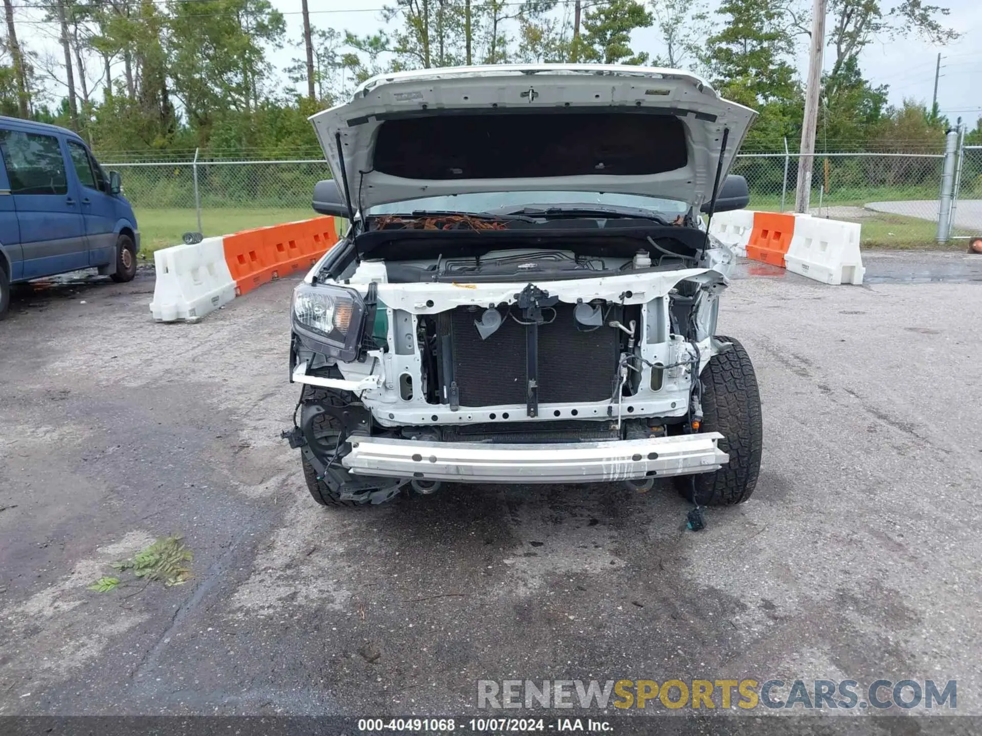 6 fotografías del automóvil dañado 5TFDW5F12KX816523 TOYOTA TUNDRA 2019