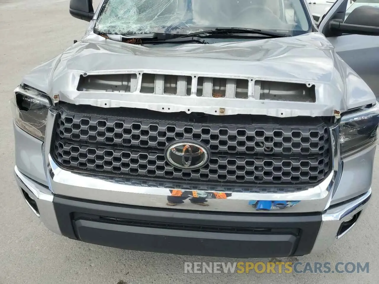 11 fotografías del automóvil dañado 5TFDW5F12KX847402 TOYOTA TUNDRA 2019