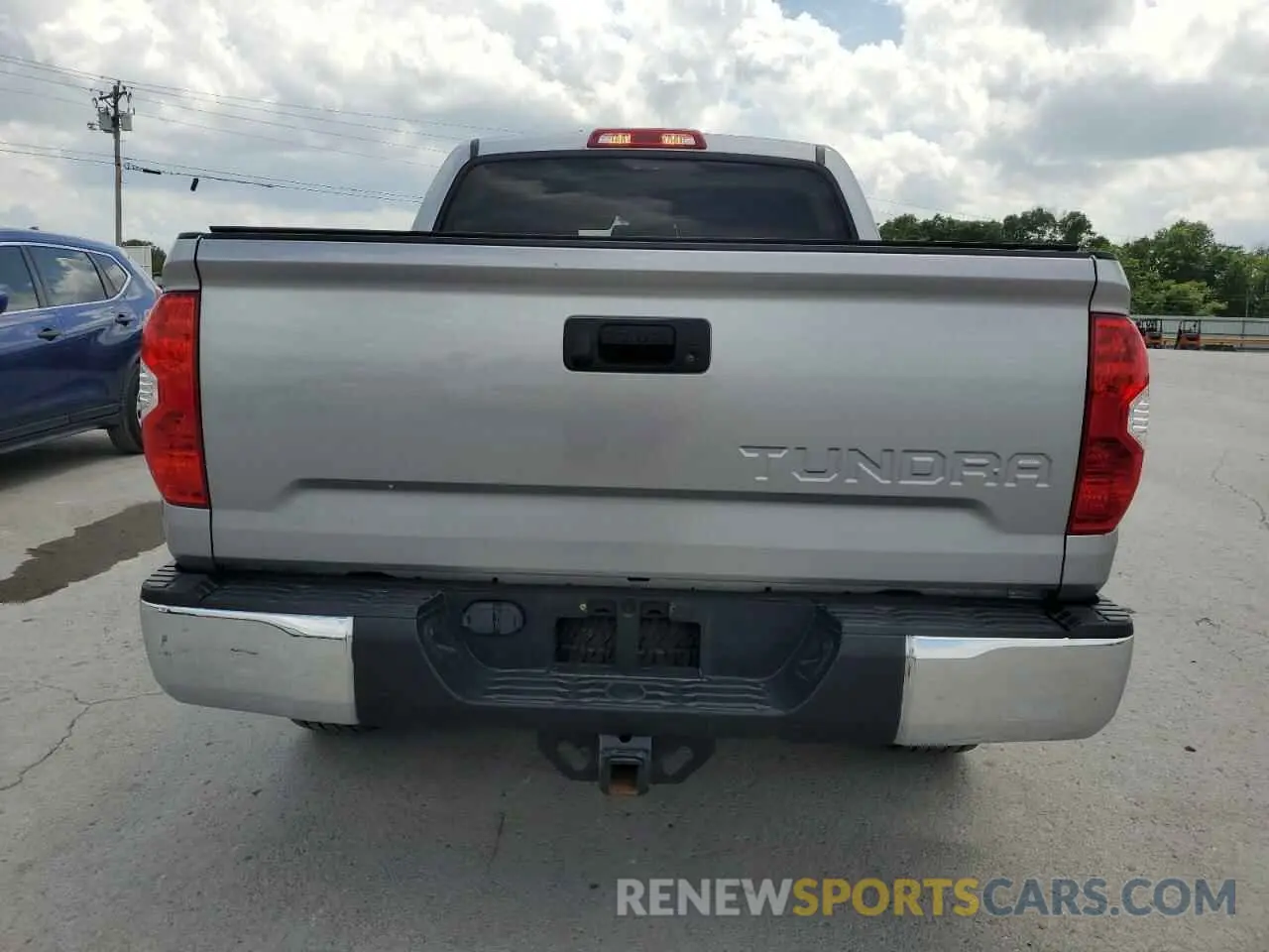 6 fotografías del automóvil dañado 5TFDW5F12KX847402 TOYOTA TUNDRA 2019