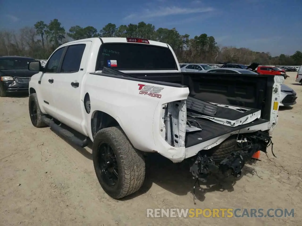 3 fotografías del automóvil dañado 5TFDW5F12KX859047 TOYOTA TUNDRA 2019