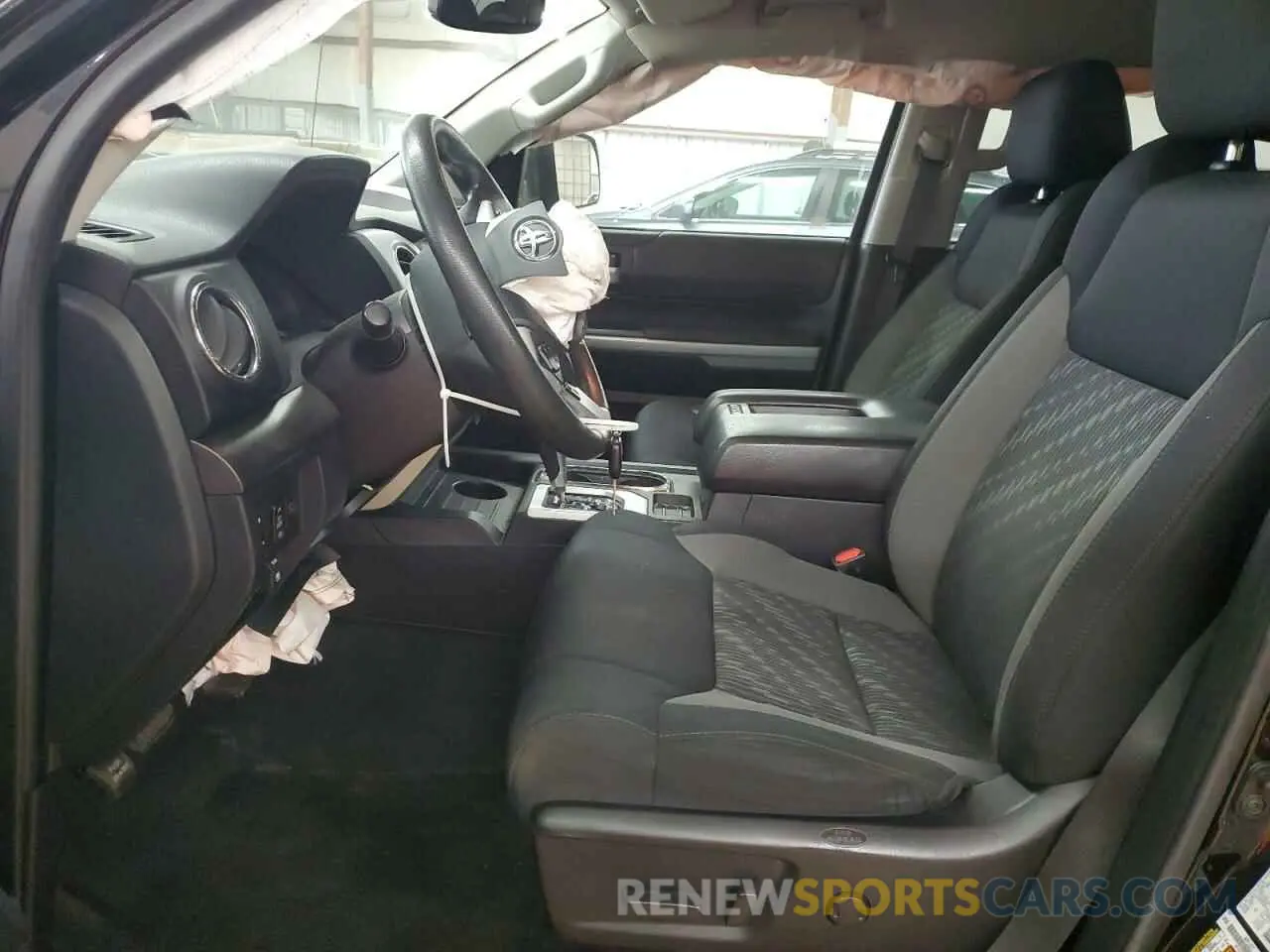 7 fotografías del automóvil dañado 5TFDW5F13KX780292 TOYOTA TUNDRA 2019