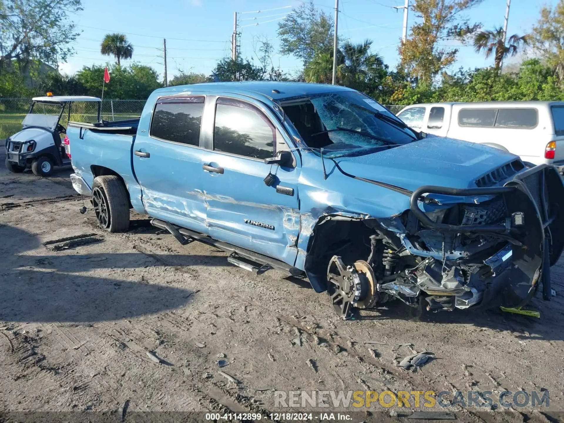 1 fotografías del automóvil dañado 5TFDW5F14KX790149 TOYOTA TUNDRA 2019