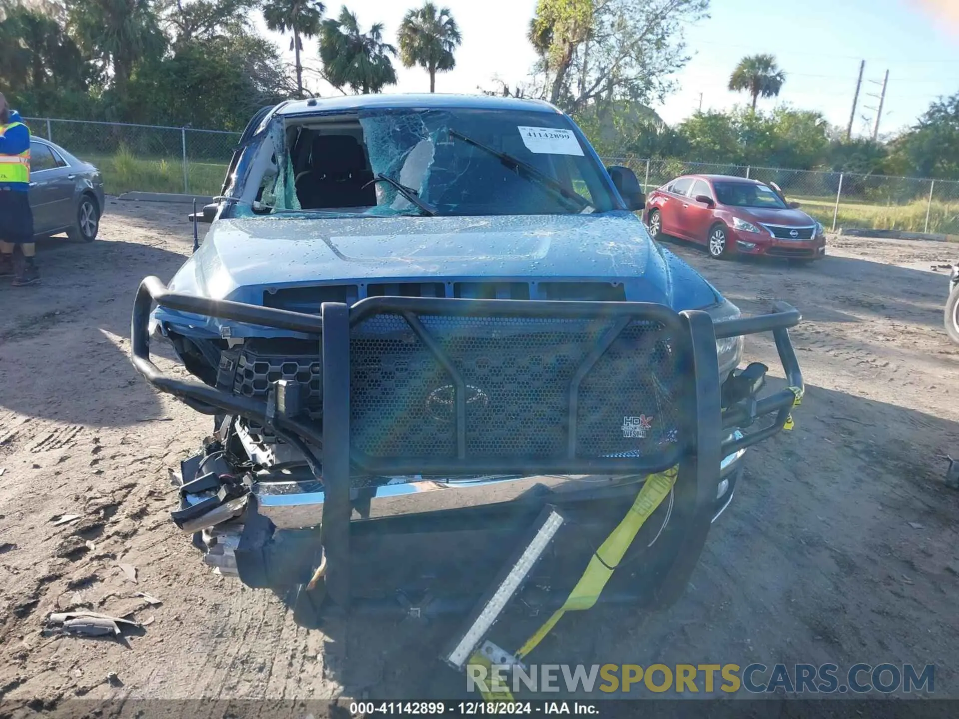 13 fotografías del automóvil dañado 5TFDW5F14KX790149 TOYOTA TUNDRA 2019
