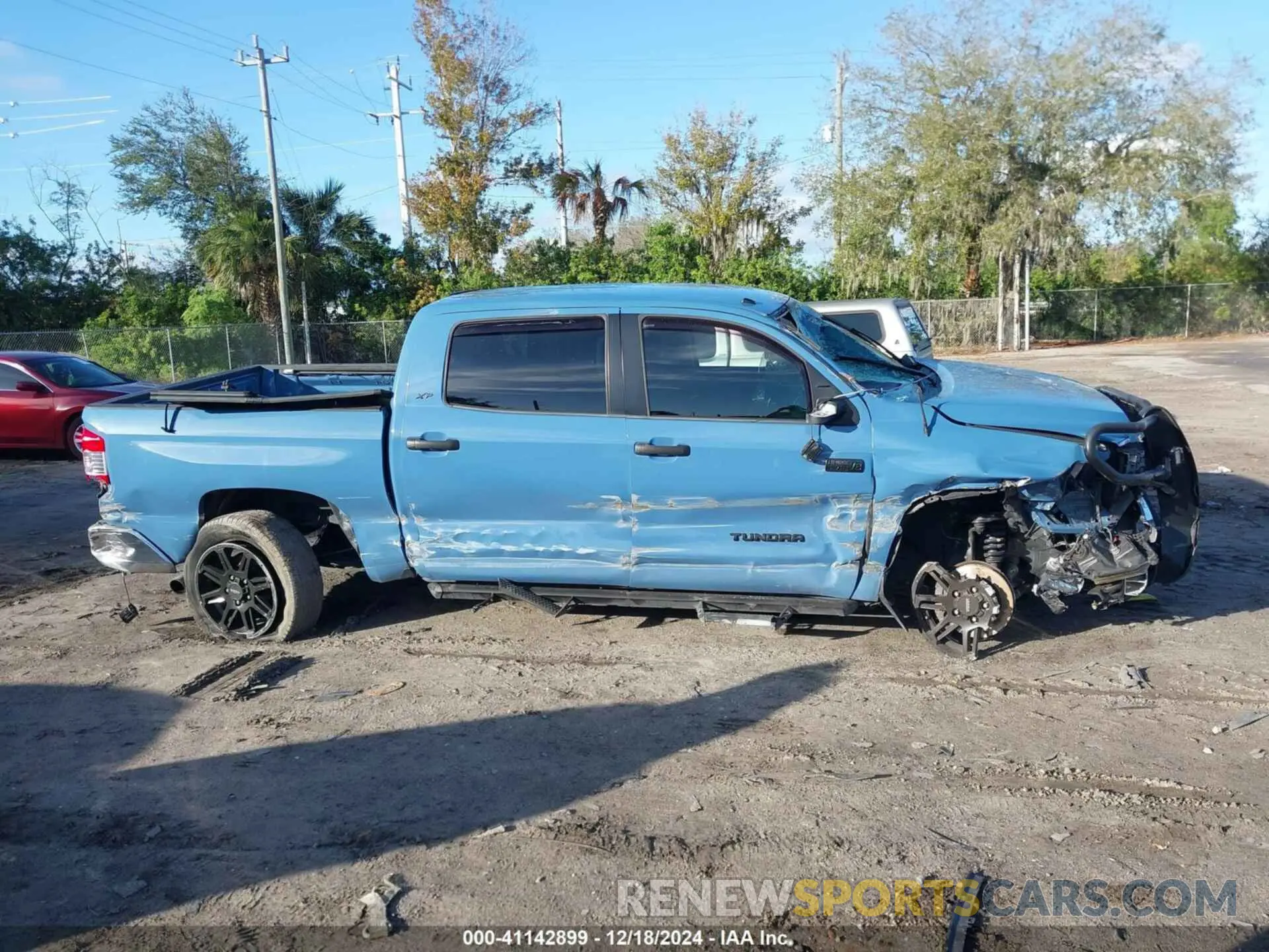 14 fotografías del automóvil dañado 5TFDW5F14KX790149 TOYOTA TUNDRA 2019