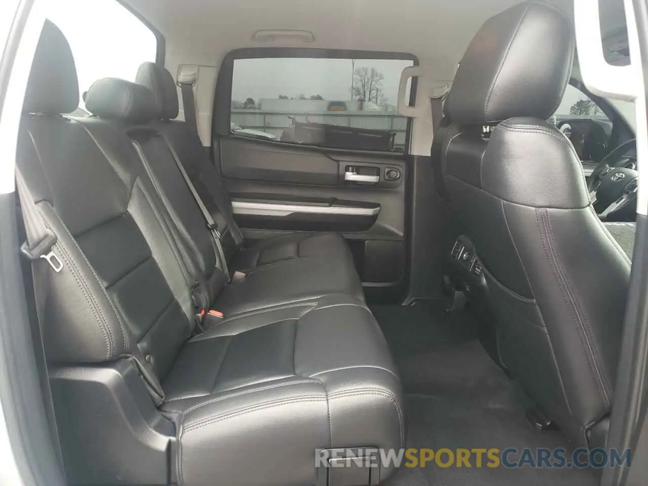 10 fotografías del automóvil dañado 5TFDW5F15KX832425 TOYOTA TUNDRA 2019