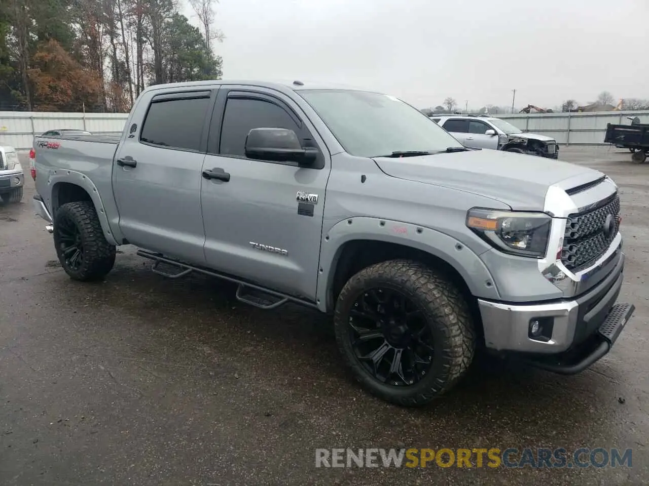 4 fotografías del automóvil dañado 5TFDW5F15KX832425 TOYOTA TUNDRA 2019