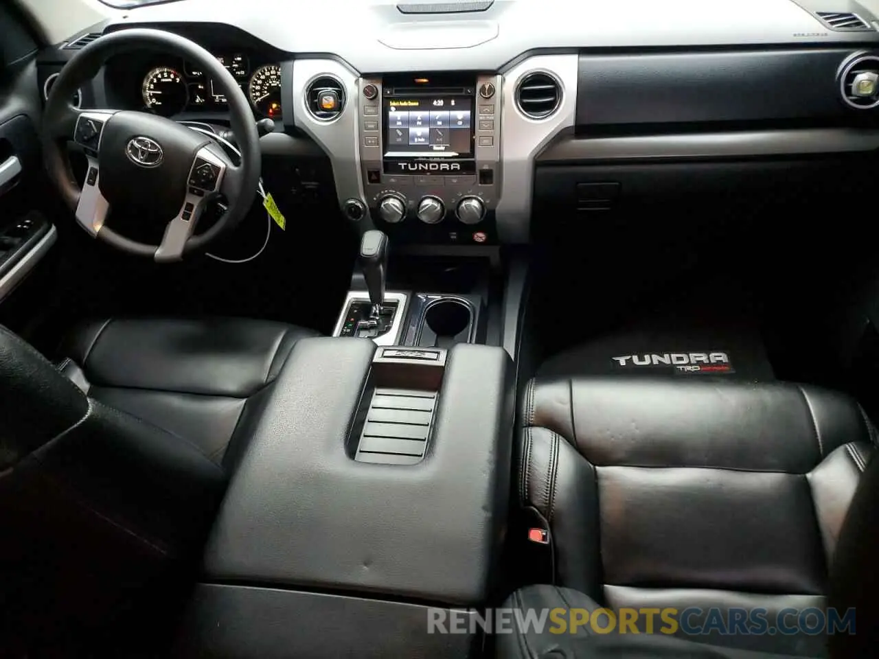 8 fotografías del automóvil dañado 5TFDW5F15KX832425 TOYOTA TUNDRA 2019