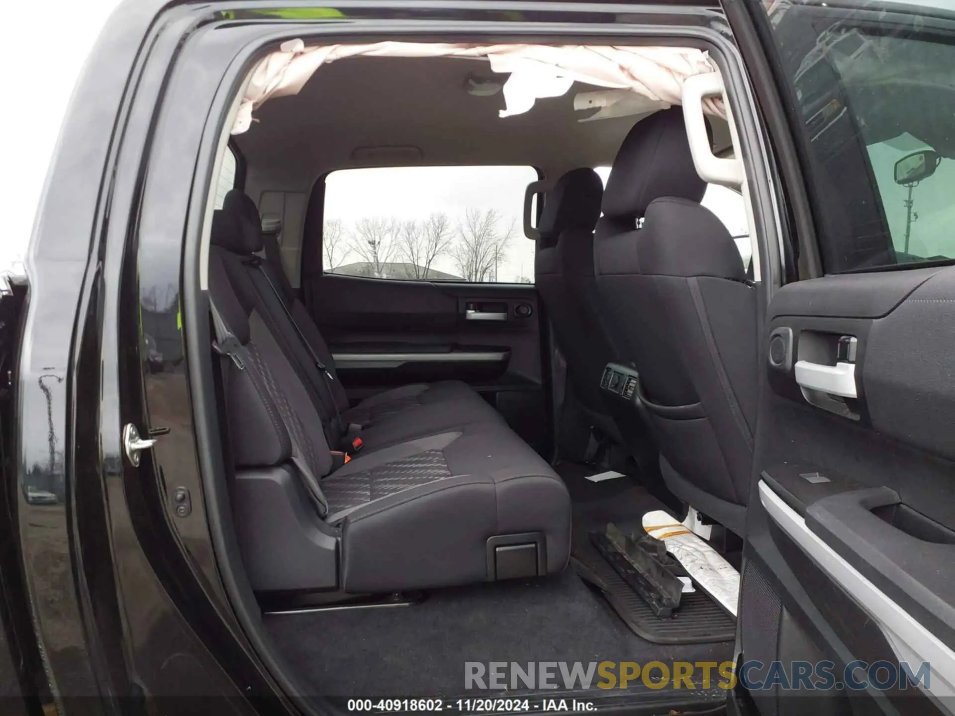 8 fotografías del automóvil dañado 5TFDW5F16KX789536 TOYOTA TUNDRA 2019
