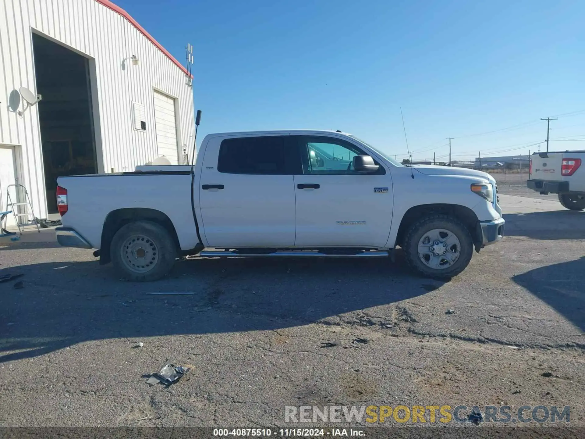 13 fotografías del automóvil dañado 5TFDW5F16KX818940 TOYOTA TUNDRA 2019