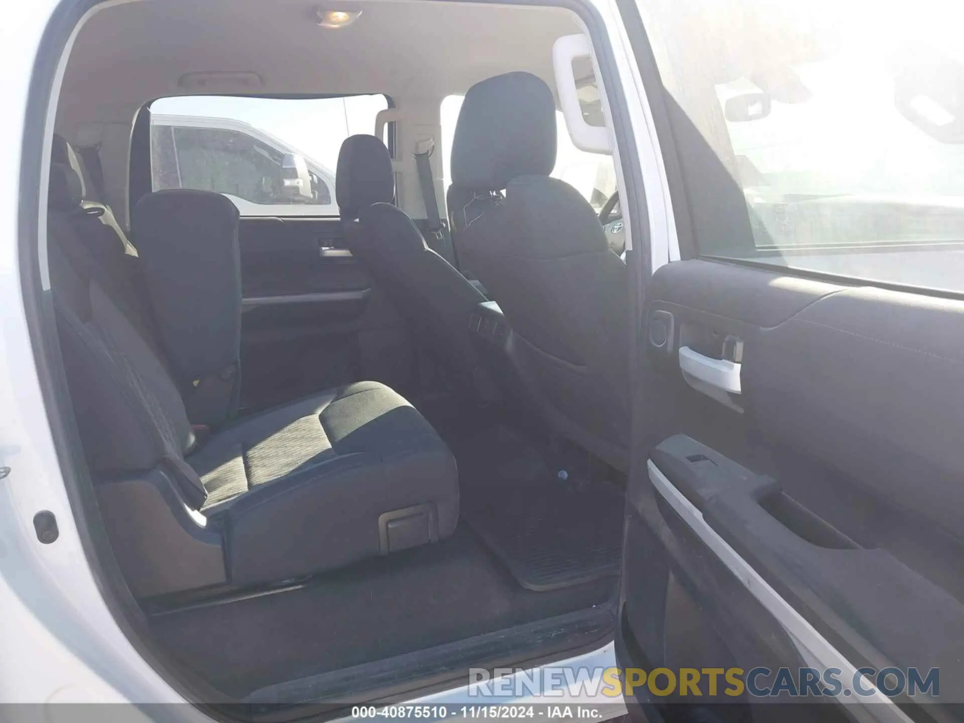8 fotografías del automóvil dañado 5TFDW5F16KX818940 TOYOTA TUNDRA 2019