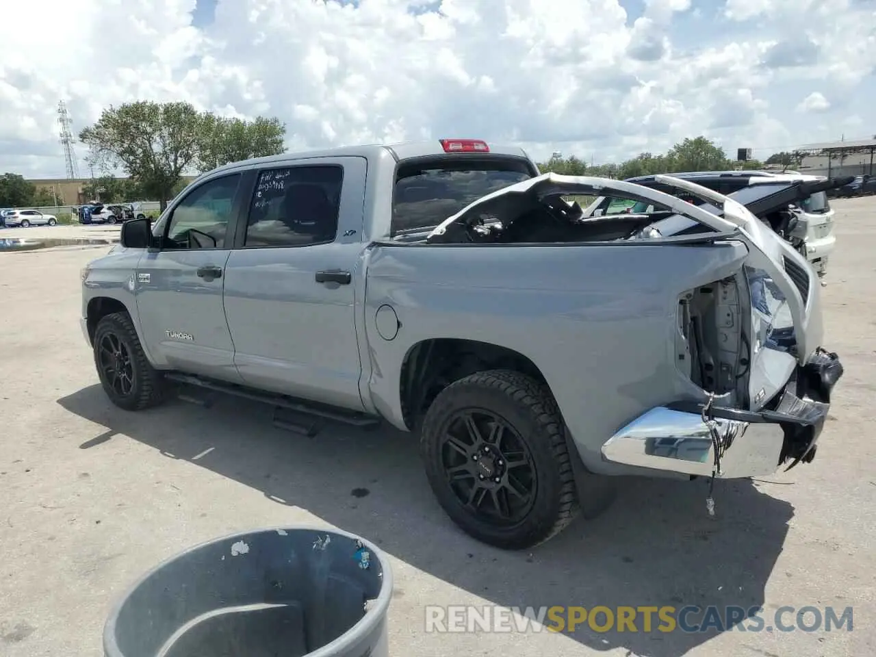 2 fotografías del automóvil dañado 5TFDW5F17KX803492 TOYOTA TUNDRA 2019