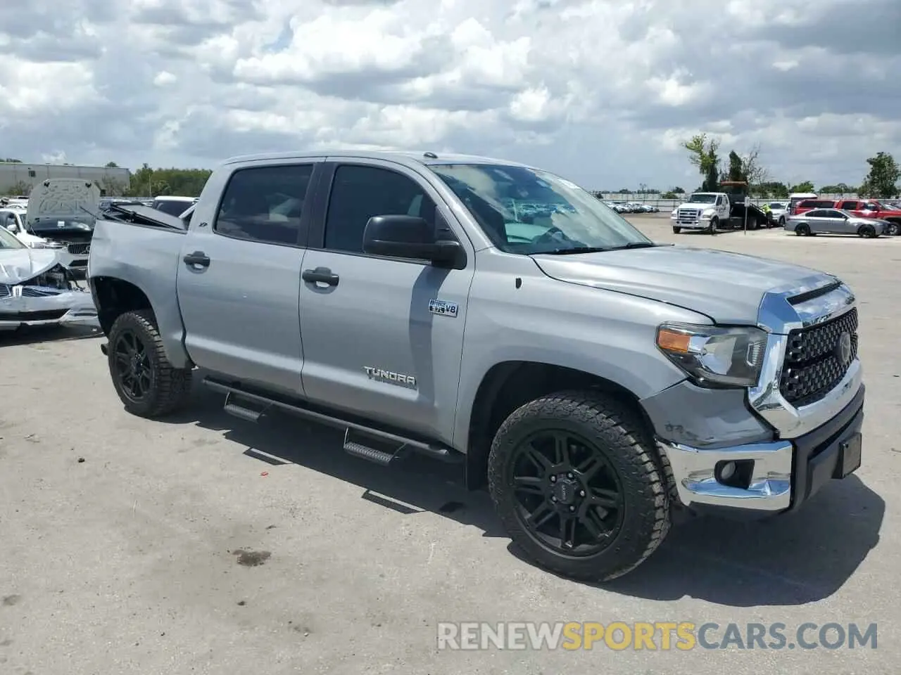 4 fotografías del automóvil dañado 5TFDW5F17KX803492 TOYOTA TUNDRA 2019