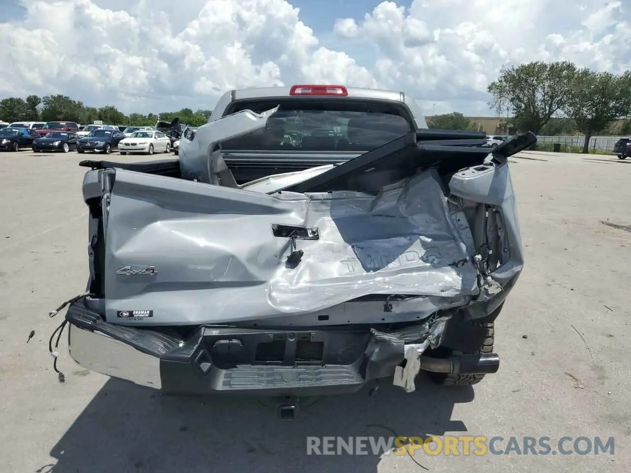 6 fotografías del automóvil dañado 5TFDW5F17KX803492 TOYOTA TUNDRA 2019