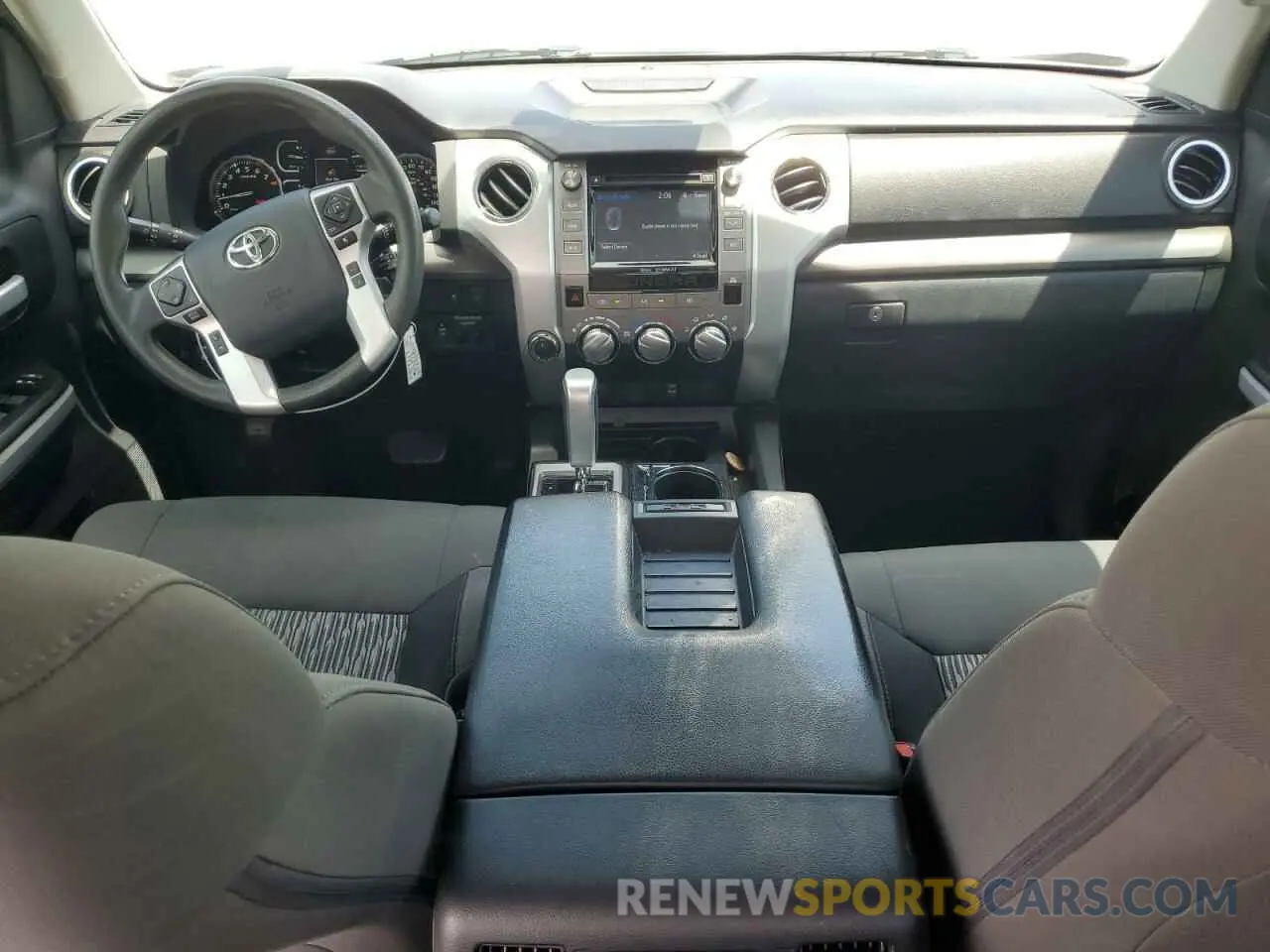 8 fotografías del automóvil dañado 5TFDW5F17KX803492 TOYOTA TUNDRA 2019