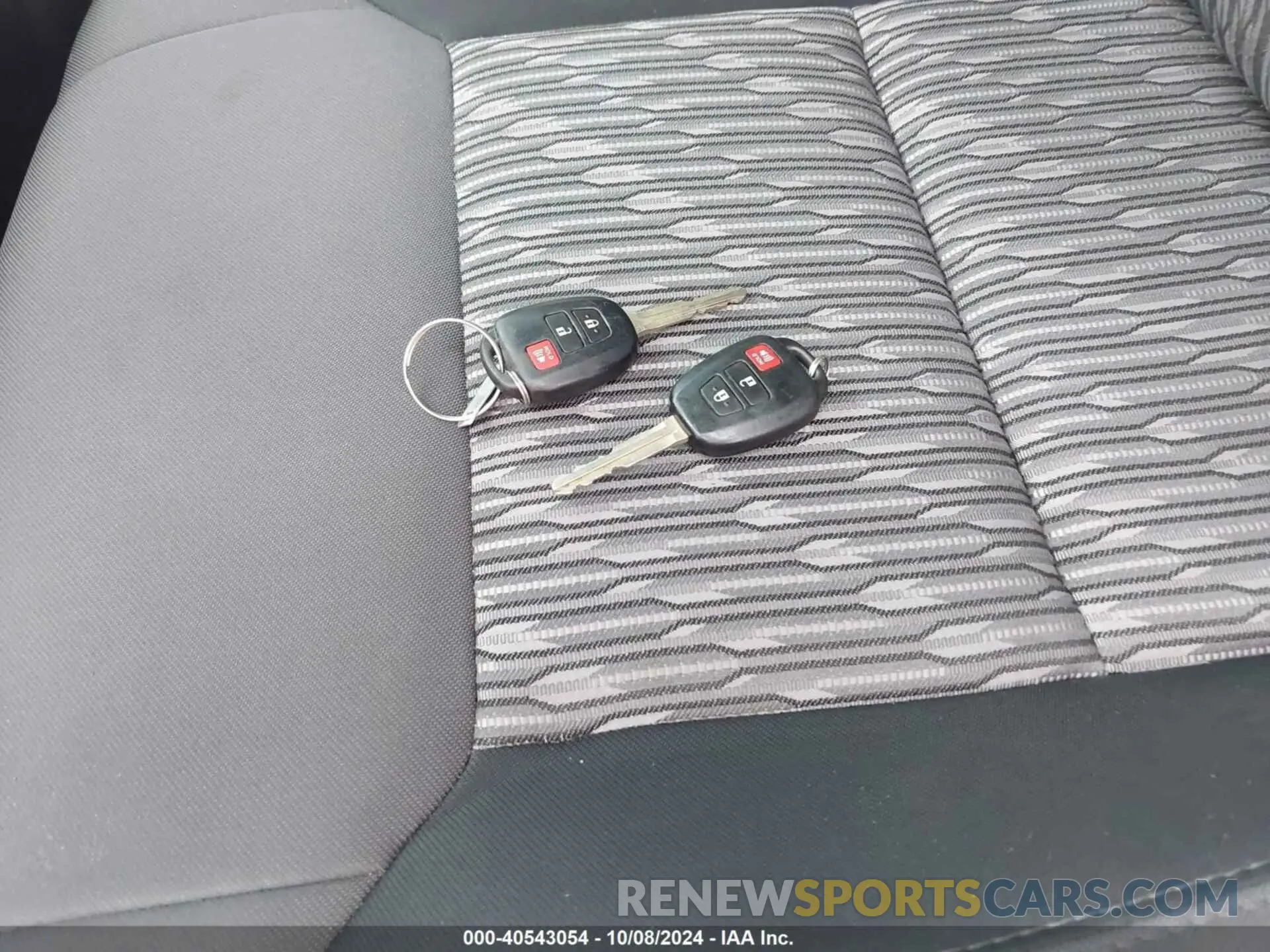 11 fotografías del automóvil dañado 5TFDW5F17KX815951 TOYOTA TUNDRA 2019