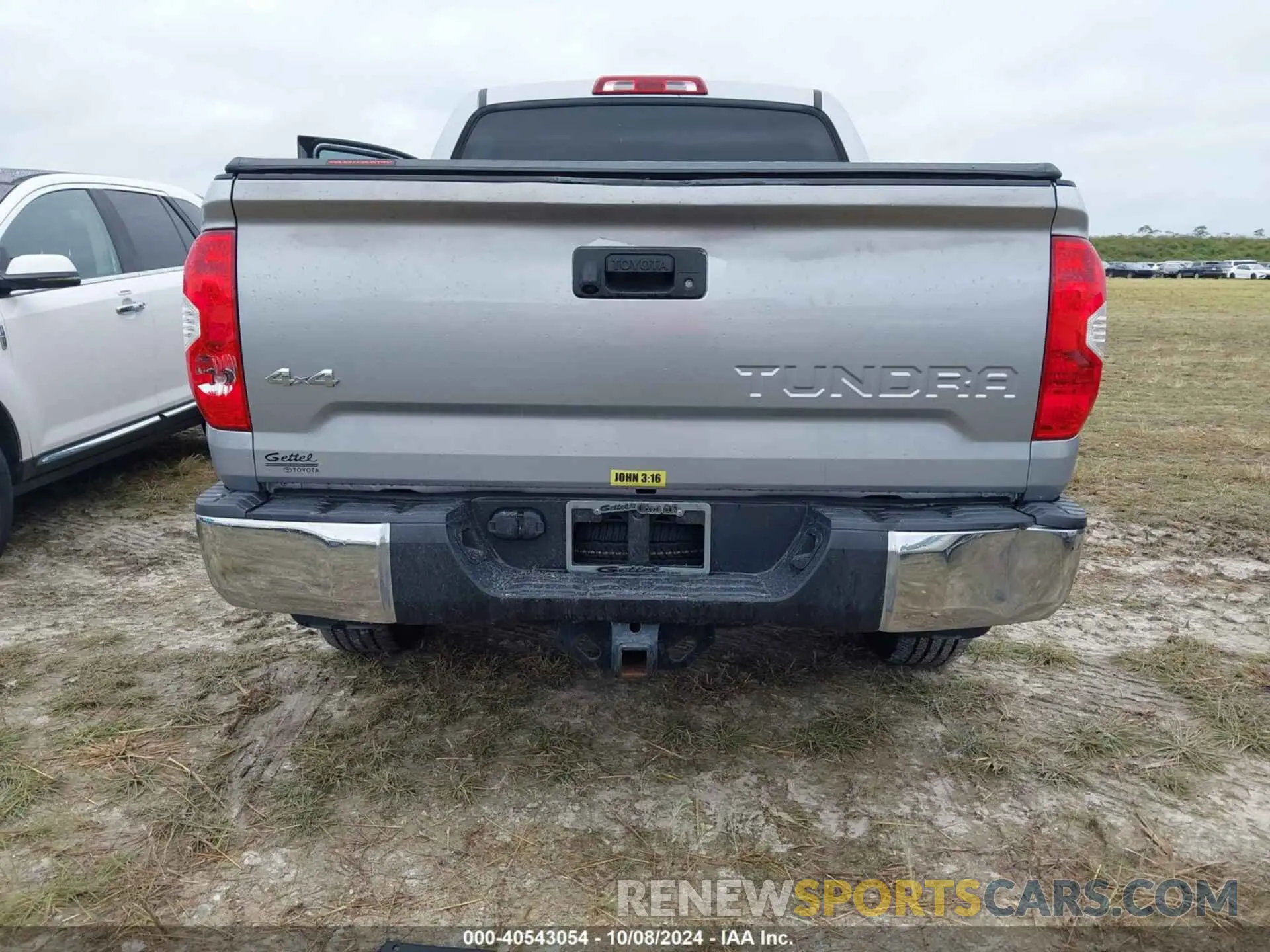 16 fotografías del automóvil dañado 5TFDW5F17KX815951 TOYOTA TUNDRA 2019