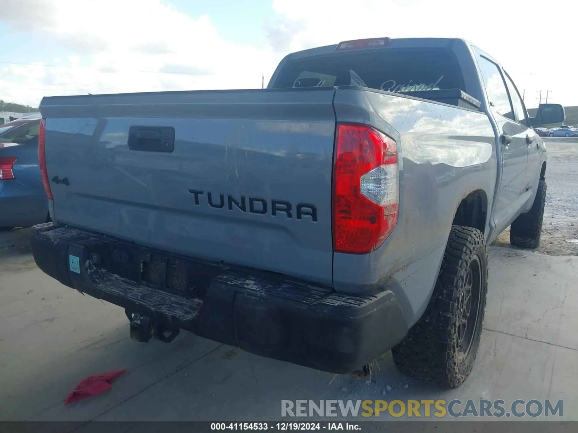 4 fotografías del automóvil dañado 5TFDW5F18KX787366 TOYOTA TUNDRA 2019