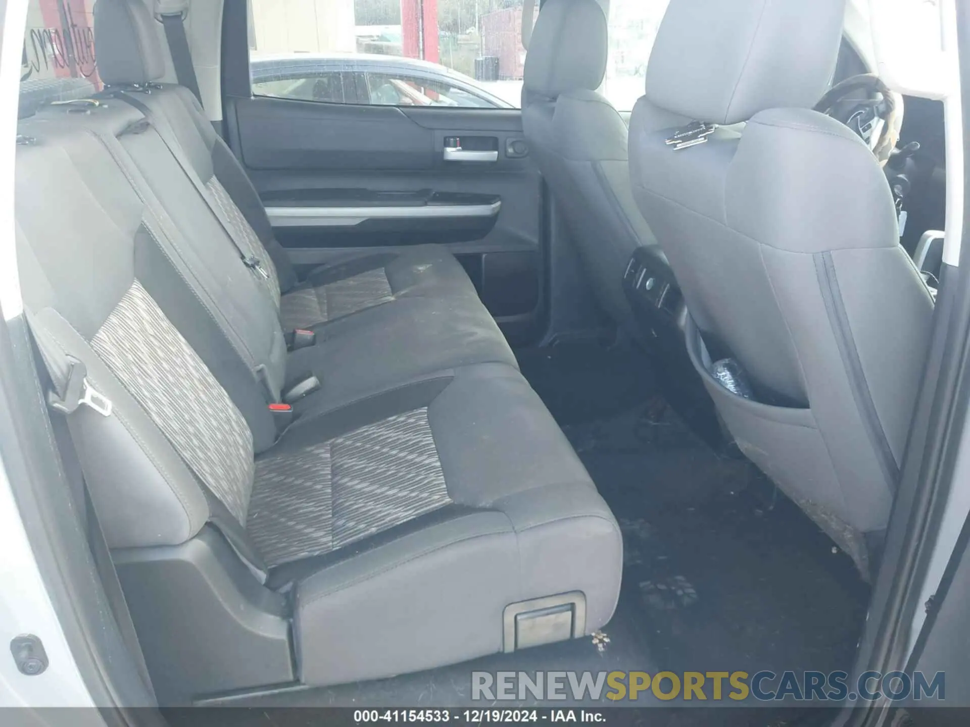 8 fotografías del automóvil dañado 5TFDW5F18KX787366 TOYOTA TUNDRA 2019