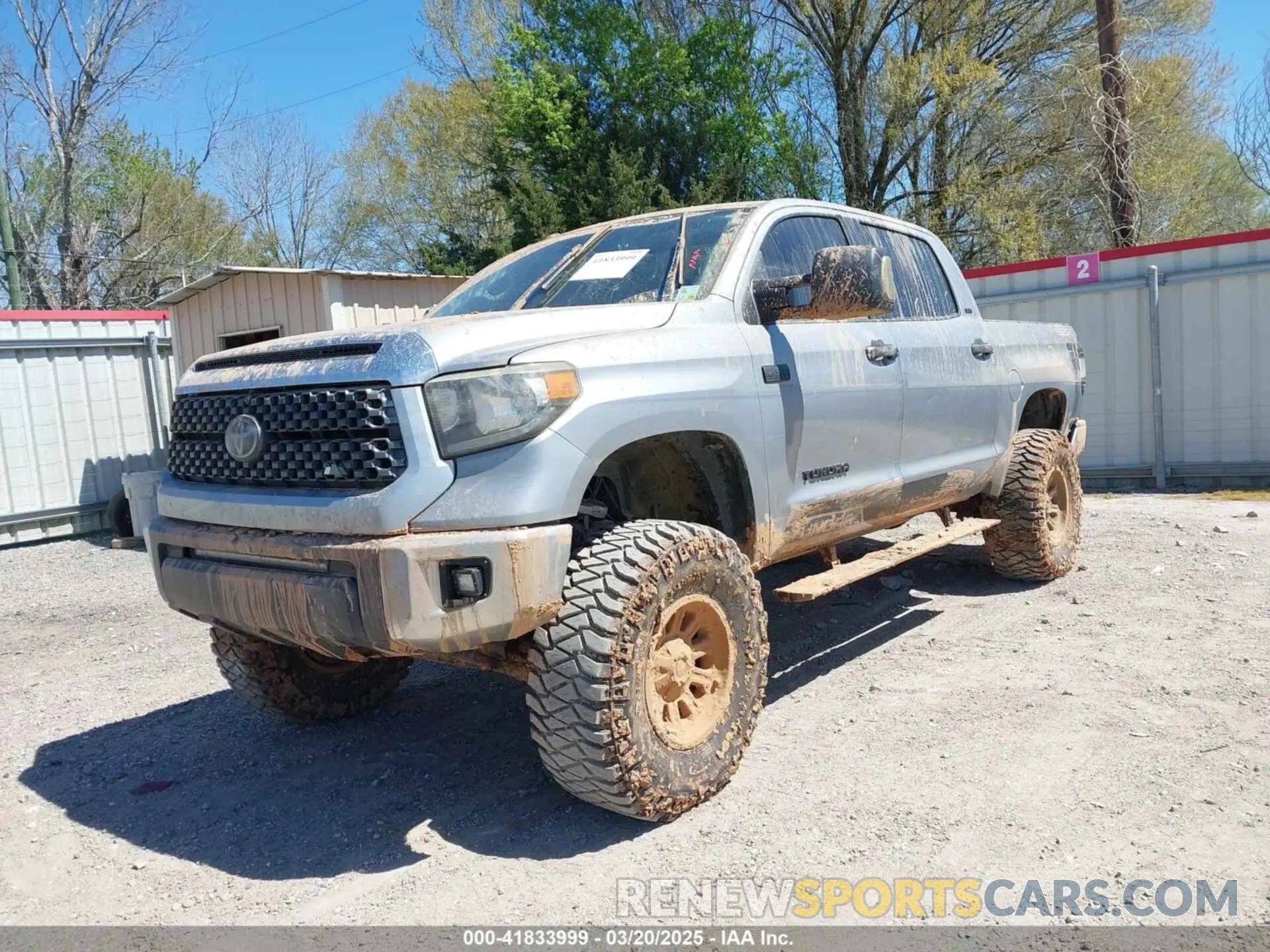 2 fotografías del automóvil dañado 5TFDW5F18KX804182 TOYOTA TUNDRA 2019