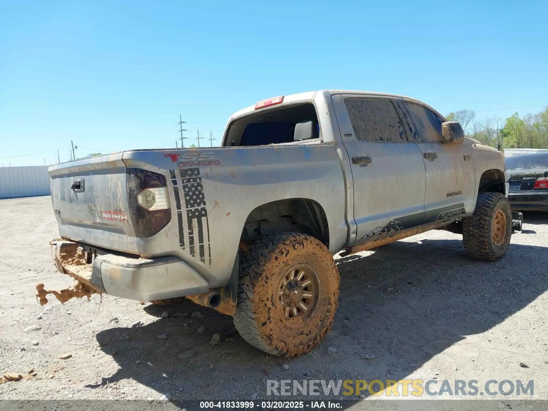 4 fotografías del automóvil dañado 5TFDW5F18KX804182 TOYOTA TUNDRA 2019