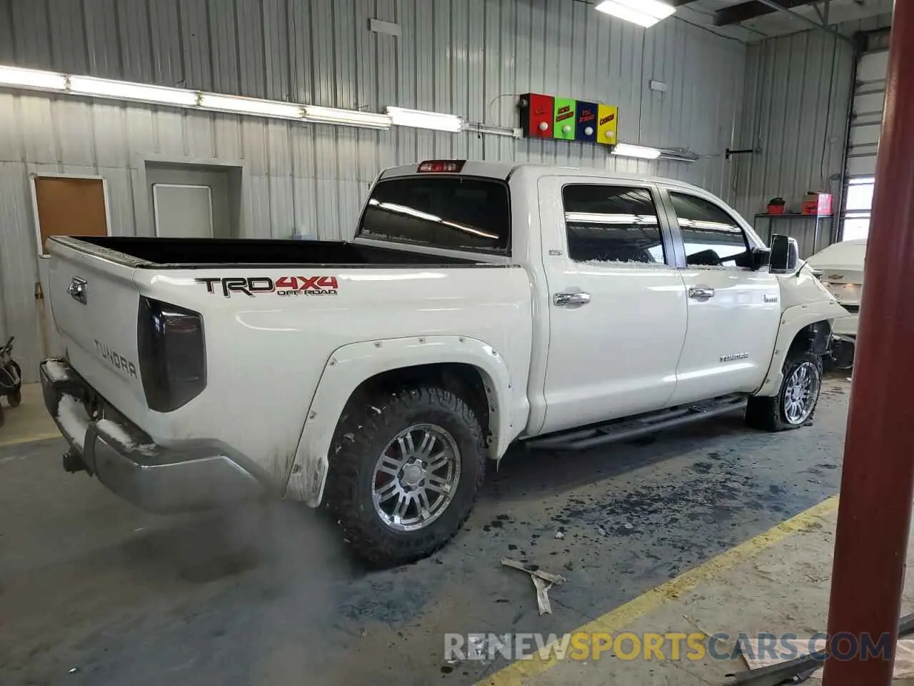 3 fotografías del automóvil dañado 5TFDW5F18KX867153 TOYOTA TUNDRA 2019
