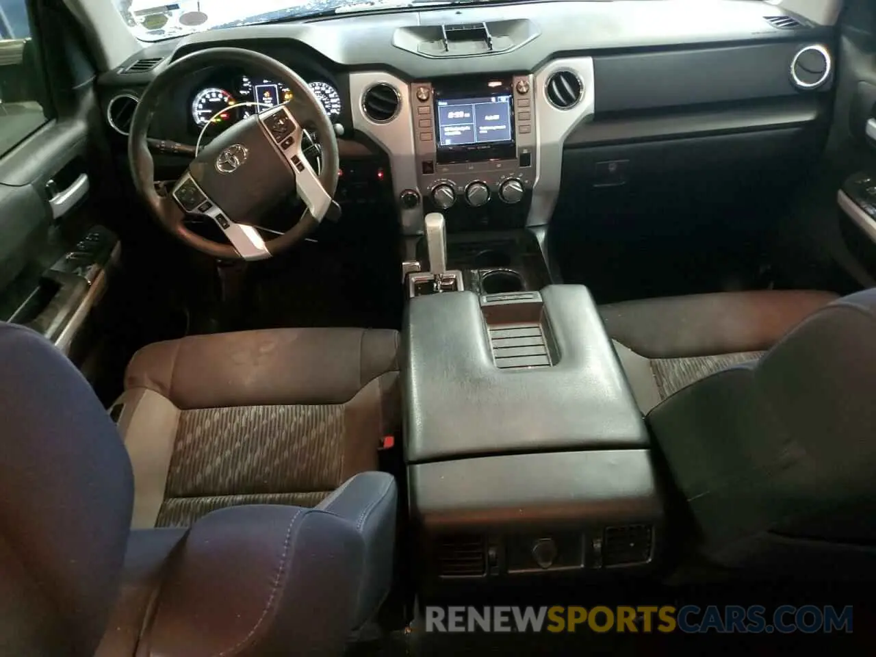 8 fotografías del automóvil dañado 5TFDW5F18KX867153 TOYOTA TUNDRA 2019