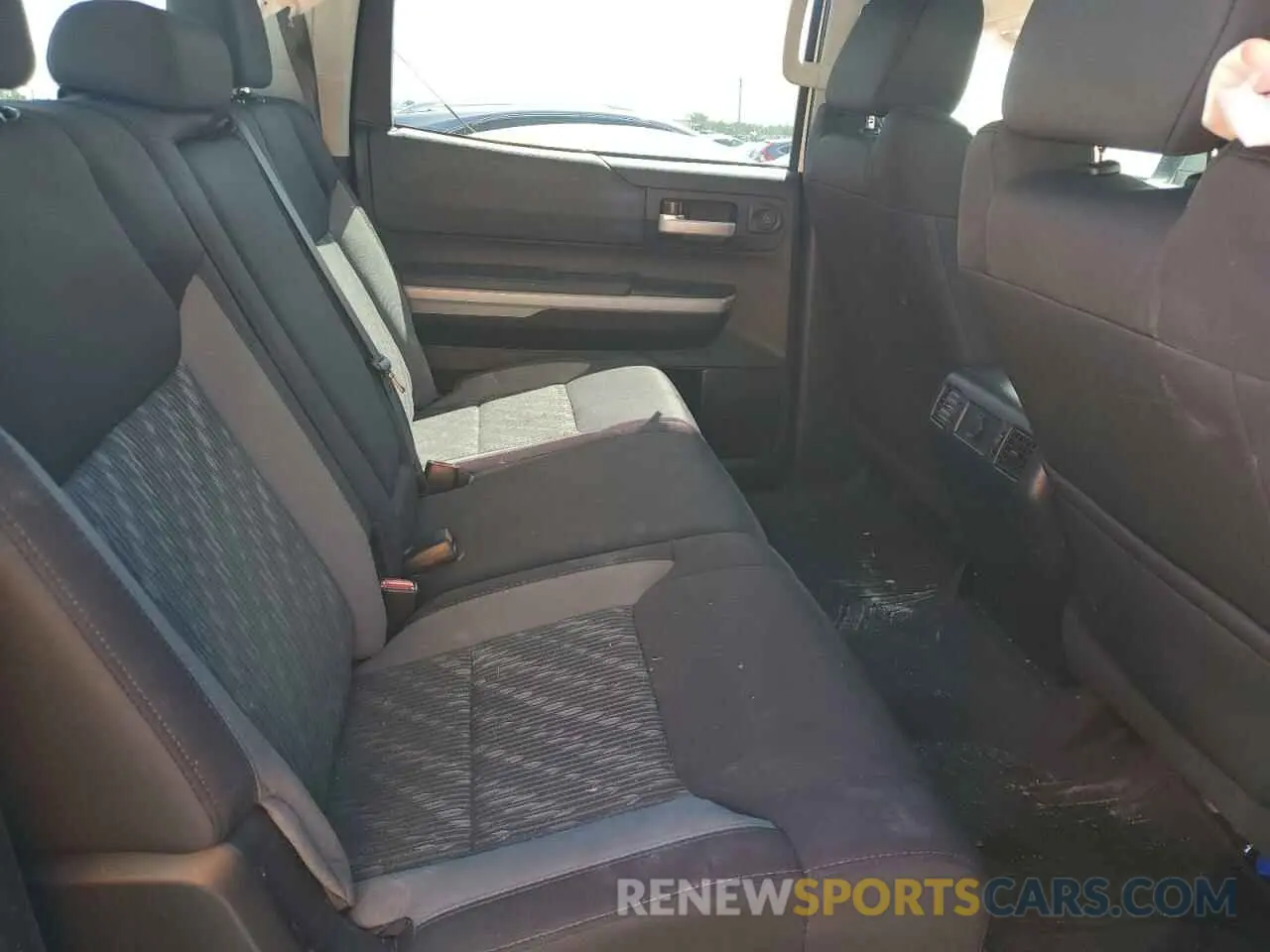 10 fotografías del automóvil dañado 5TFDW5F19KX840494 TOYOTA TUNDRA 2019