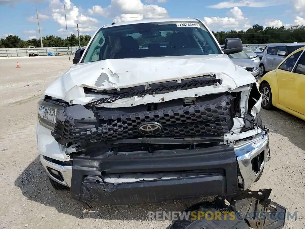 5 fotografías del automóvil dañado 5TFDW5F19KX840494 TOYOTA TUNDRA 2019