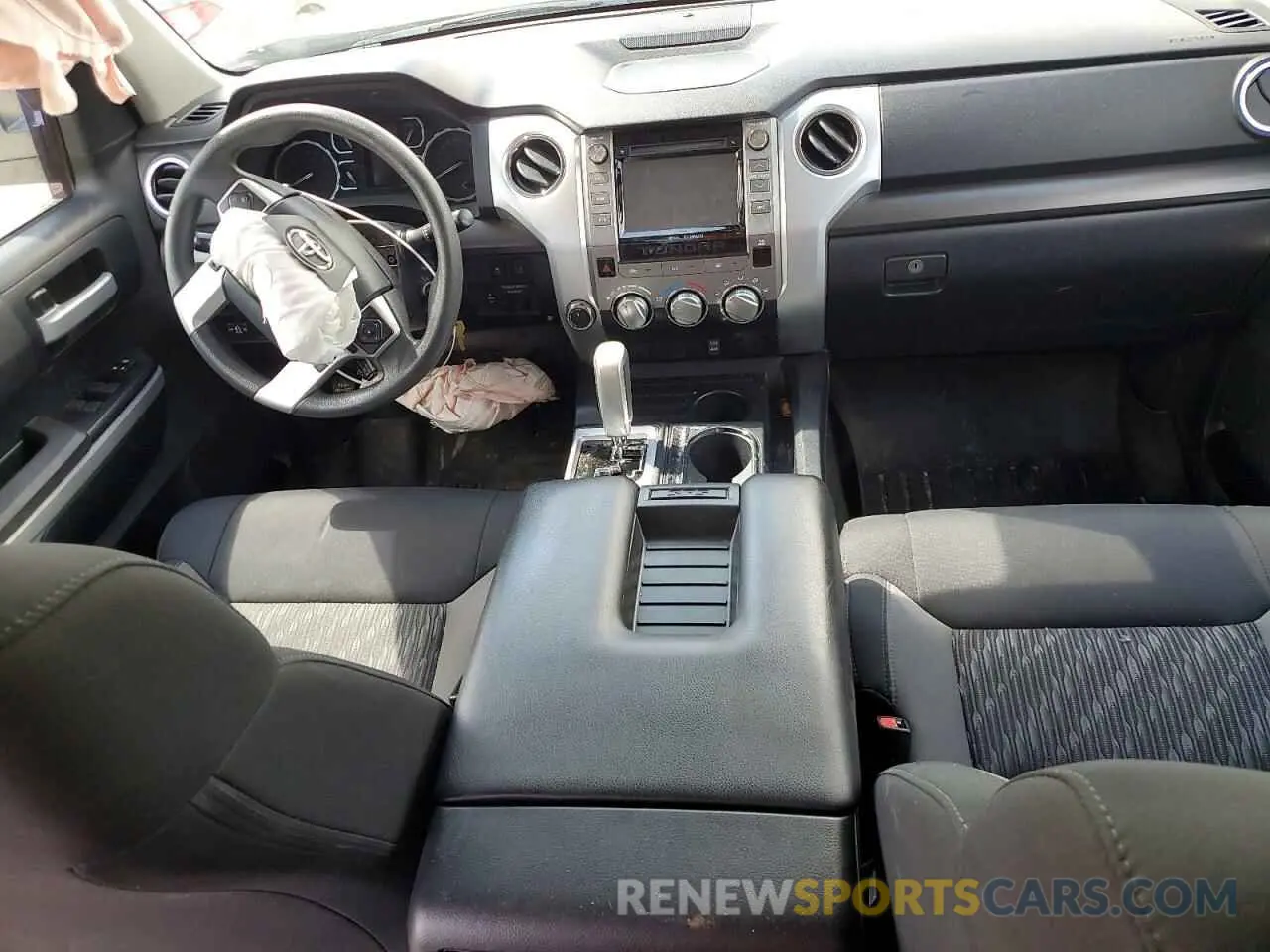8 fotografías del automóvil dañado 5TFDW5F19KX840494 TOYOTA TUNDRA 2019