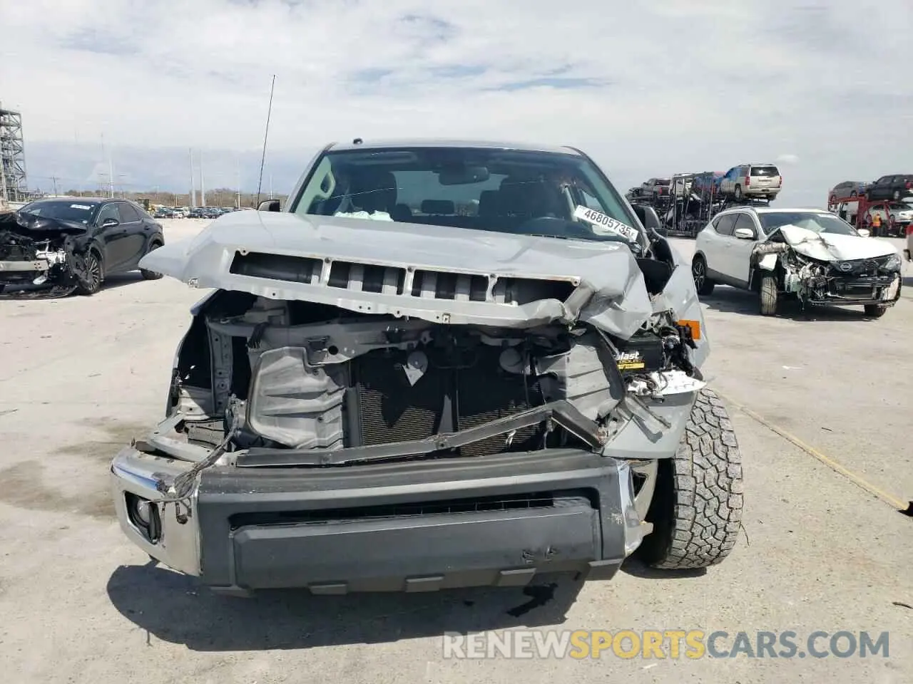 5 fotografías del automóvil dañado 5TFDW5F19KX848269 TOYOTA TUNDRA 2019