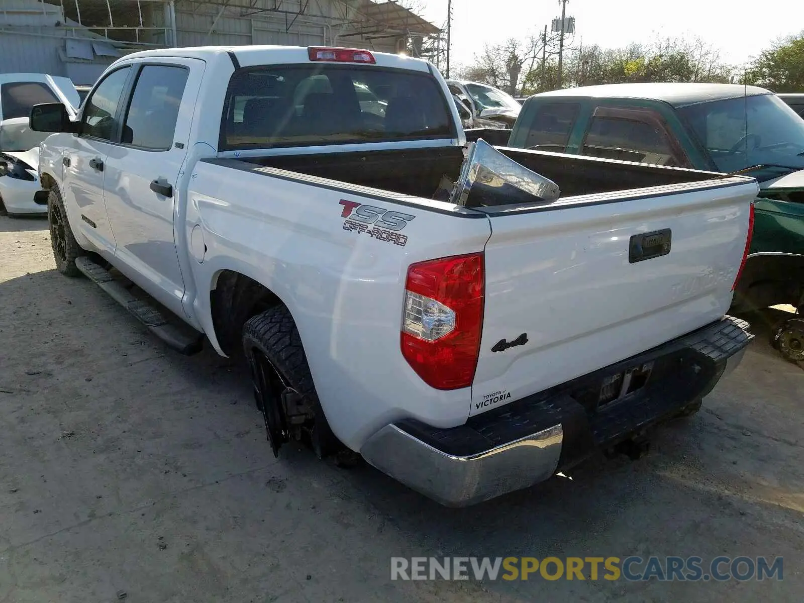 3 fotografías del automóvil dañado 5TFDW5F1XKX827155 TOYOTA TUNDRA 2019