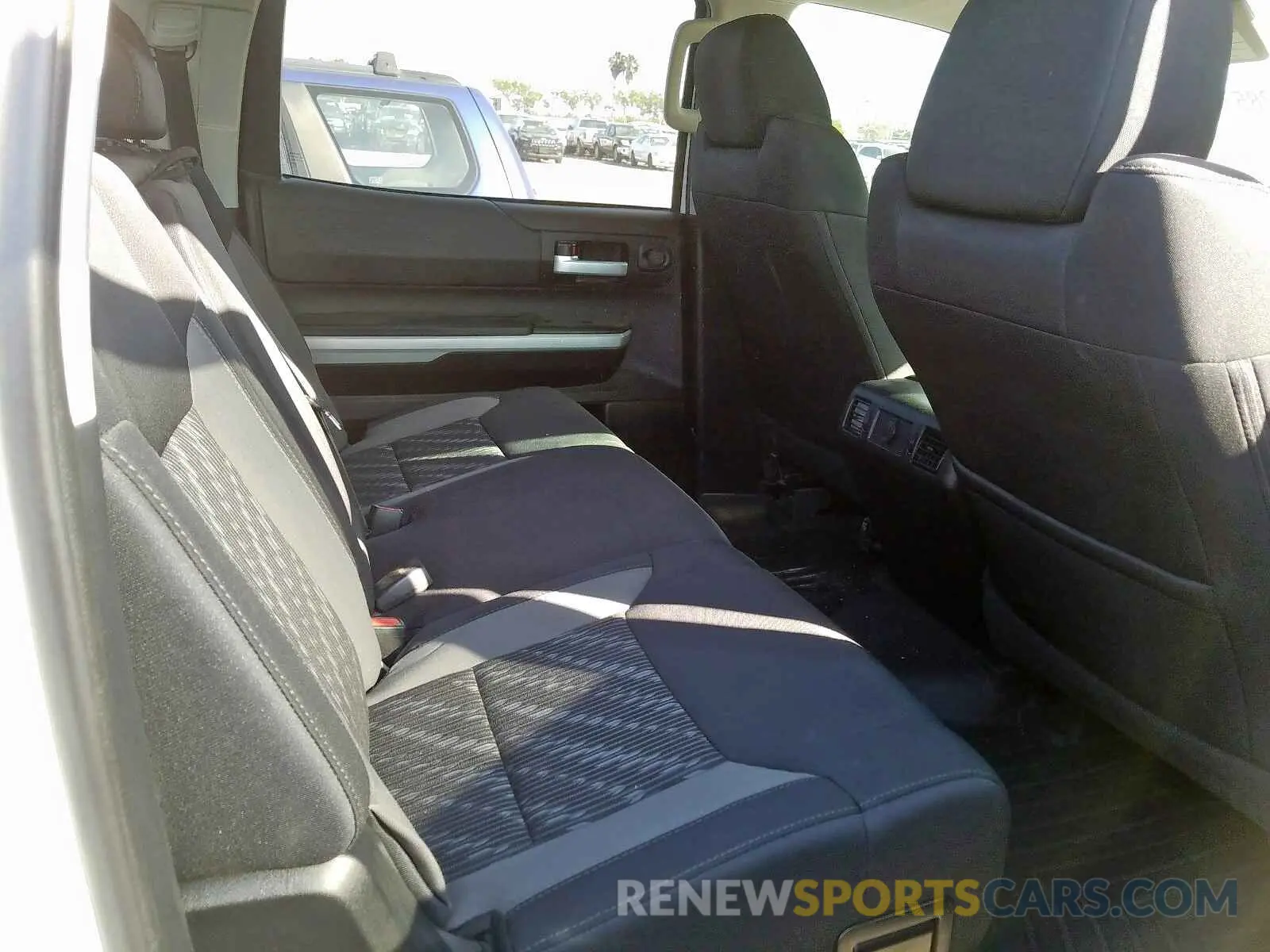 6 fotografías del automóvil dañado 5TFDW5F1XKX827155 TOYOTA TUNDRA 2019