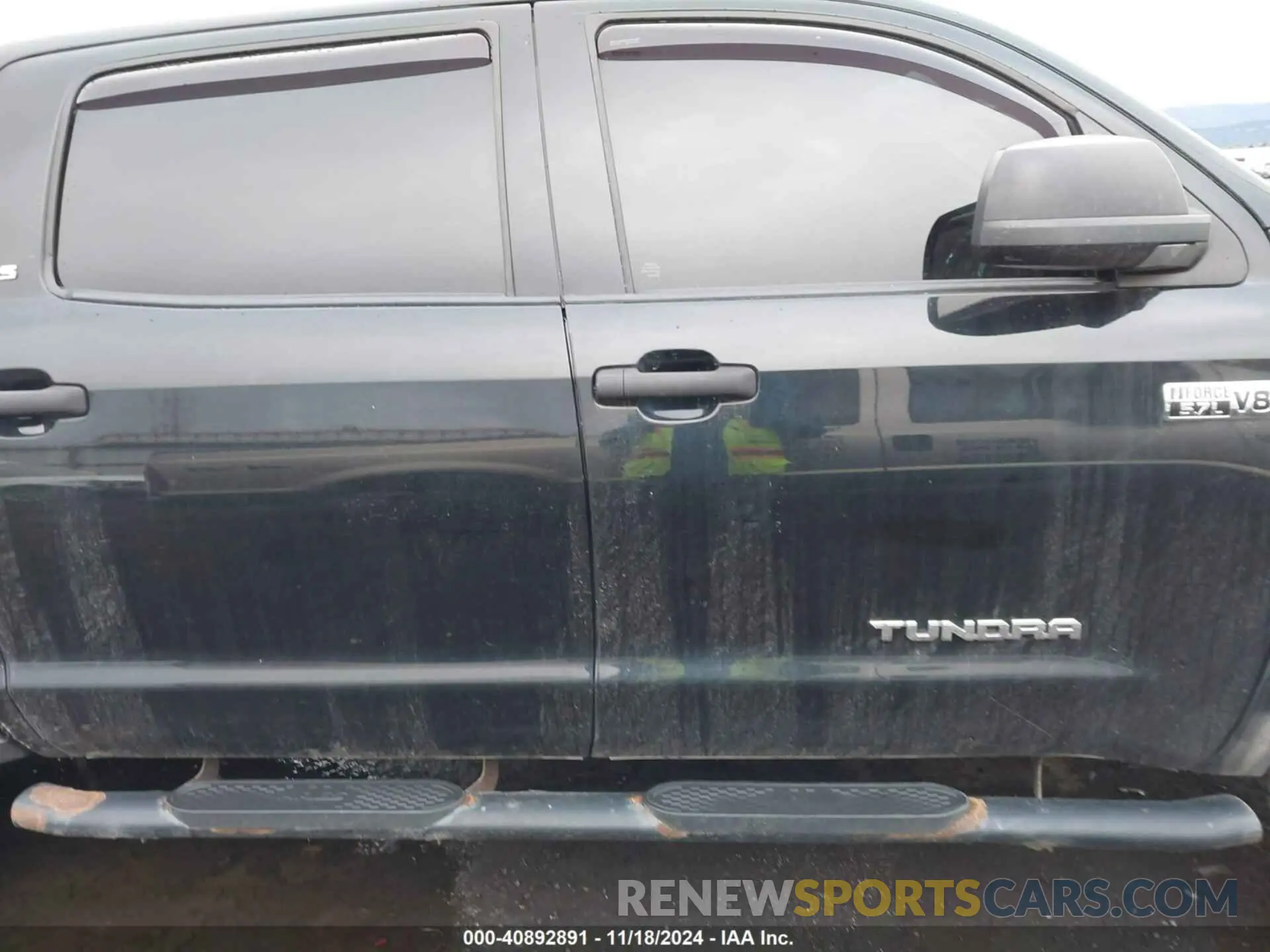 14 fotografías del automóvil dañado 5TFDY5F10KX795116 TOYOTA TUNDRA 2019