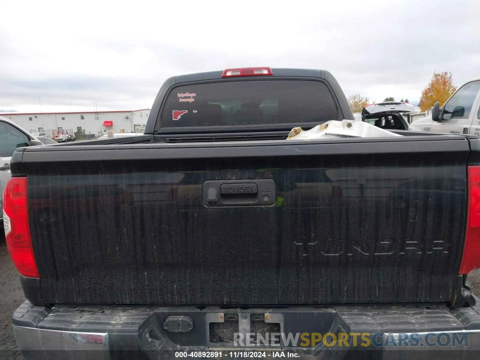 17 fotografías del automóvil dañado 5TFDY5F10KX795116 TOYOTA TUNDRA 2019