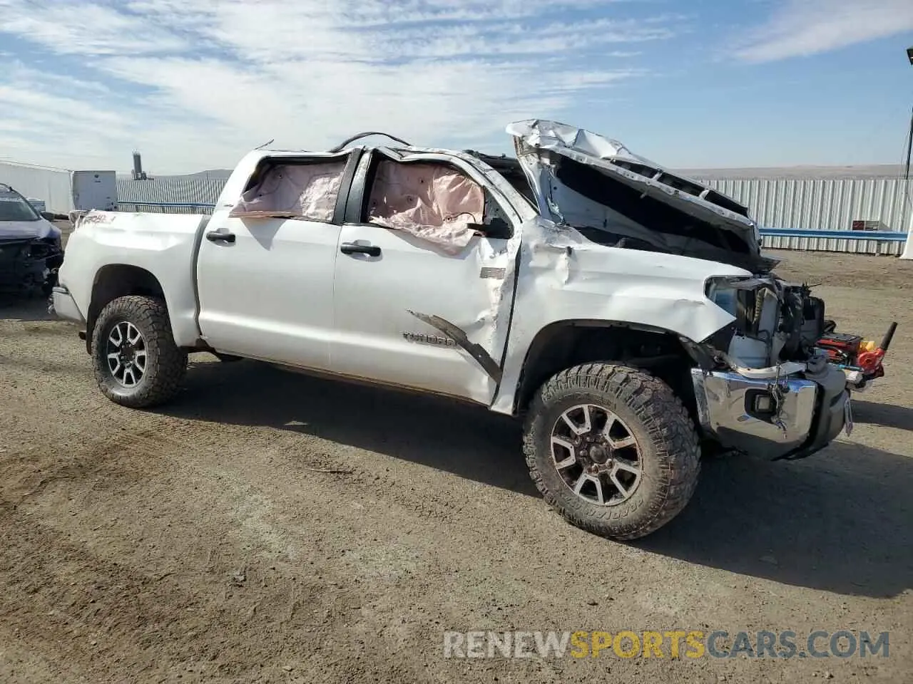 4 fotografías del automóvil dañado 5TFDY5F10KX797545 TOYOTA TUNDRA 2019