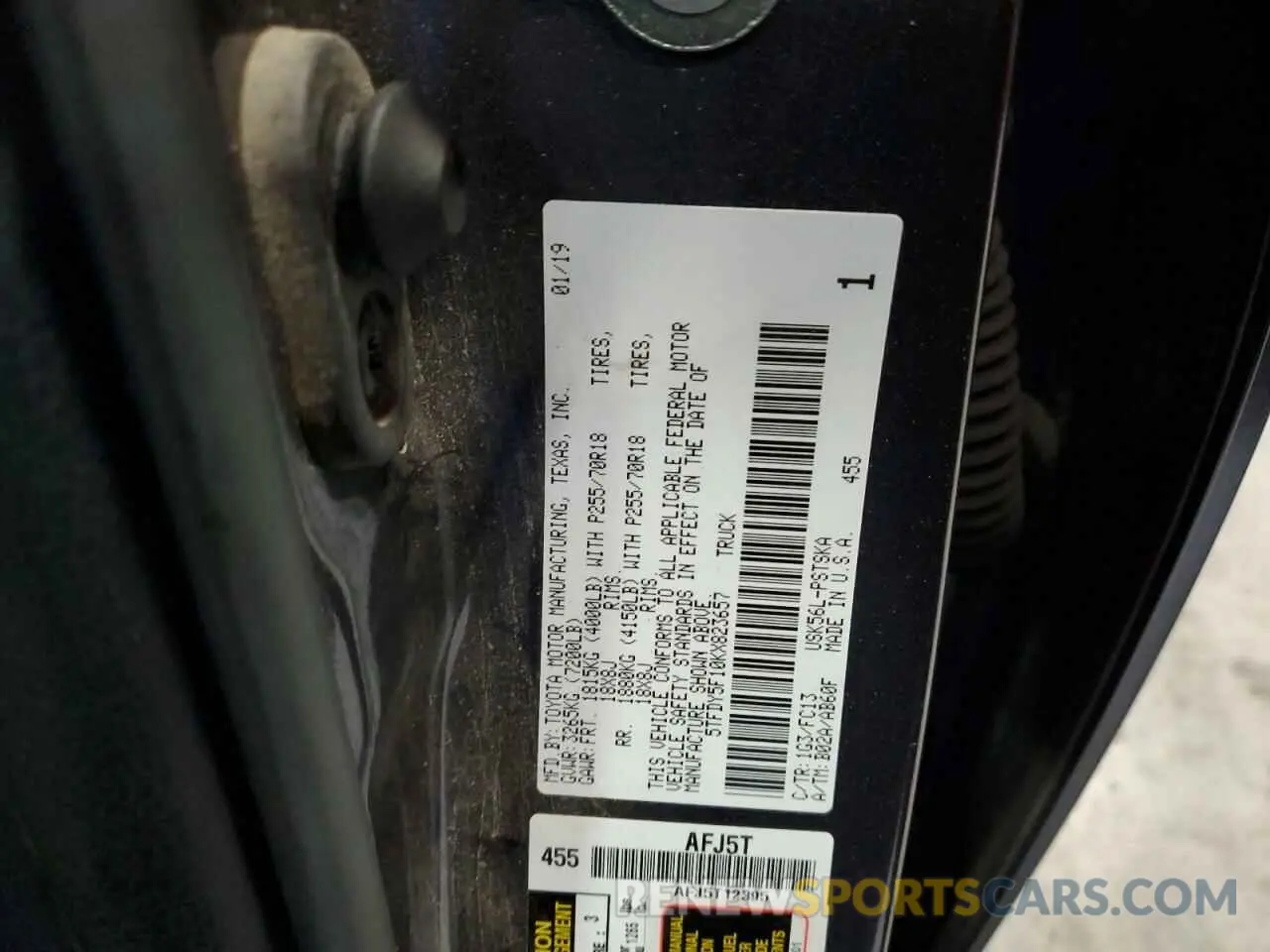 12 fotografías del automóvil dañado 5TFDY5F10KX823657 TOYOTA TUNDRA 2019
