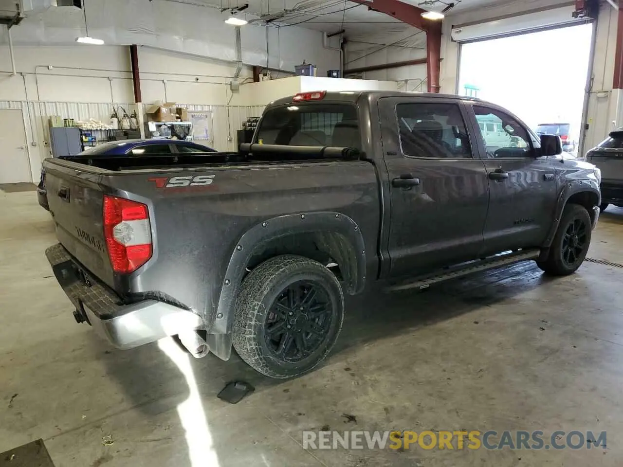 3 fotografías del automóvil dañado 5TFDY5F10KX823657 TOYOTA TUNDRA 2019