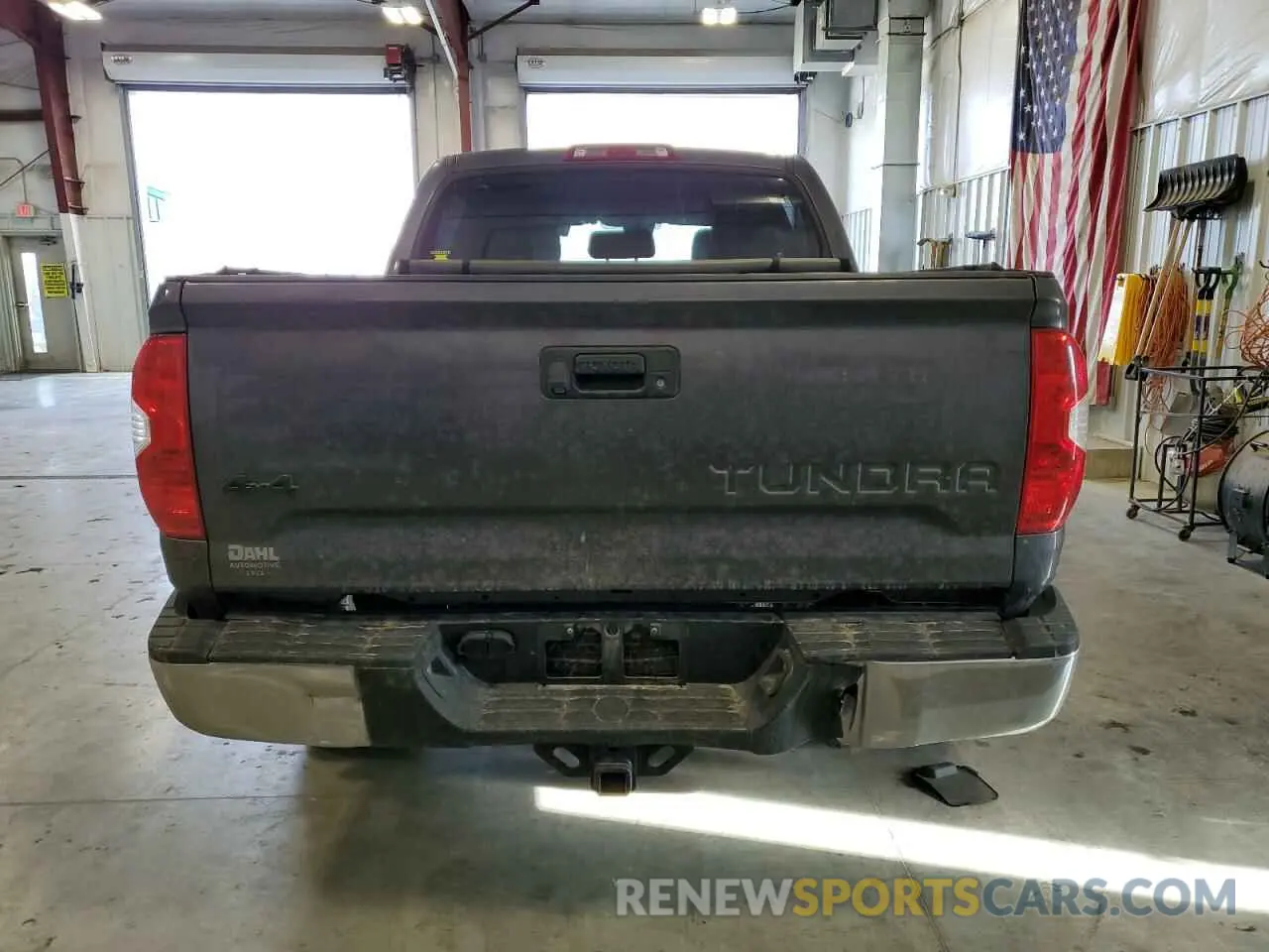 6 fotografías del automóvil dañado 5TFDY5F10KX823657 TOYOTA TUNDRA 2019